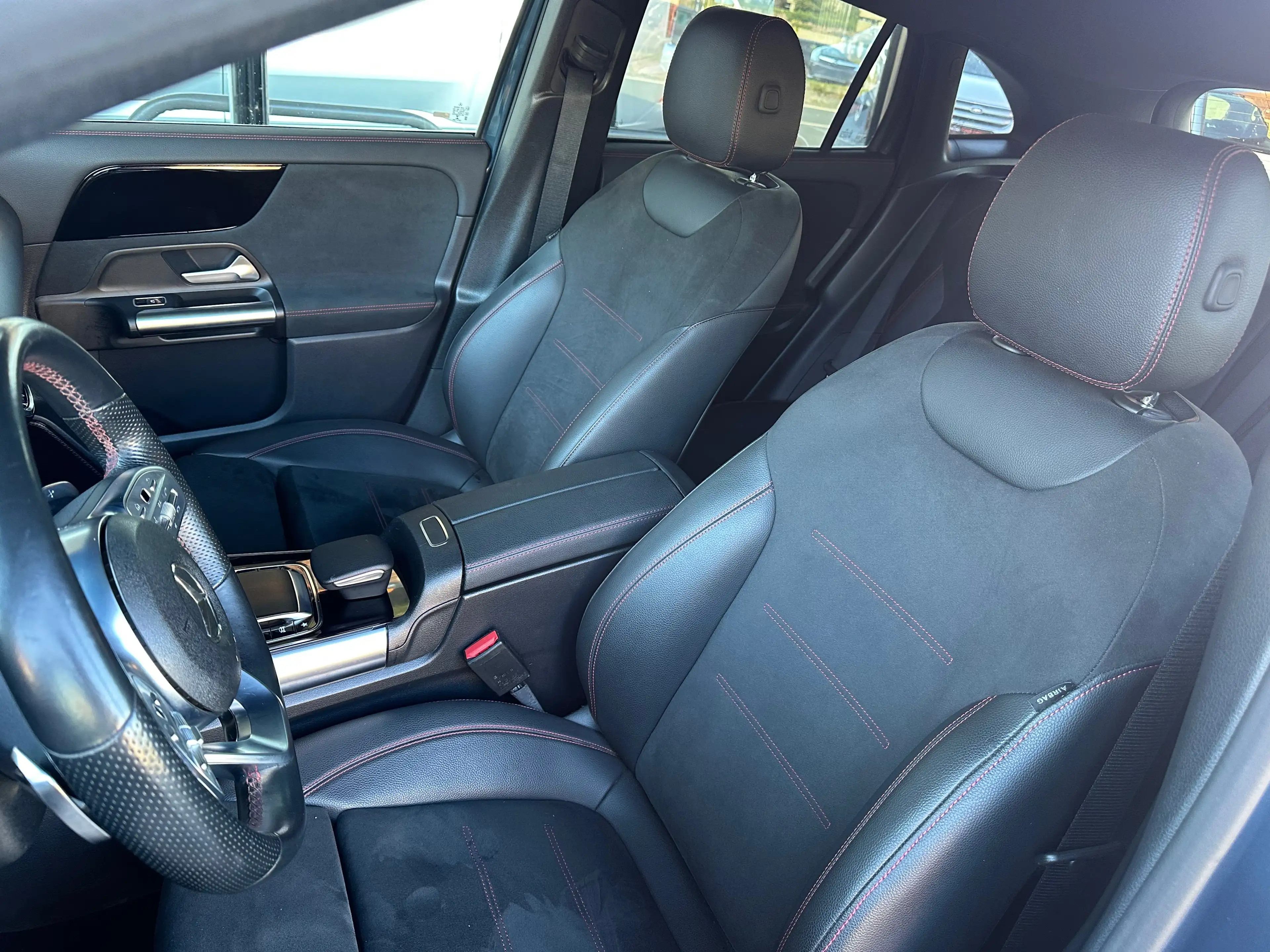 Mercedes-Benz GLA 180 AMG / 2021 / 27.000km / automatique — photo 8