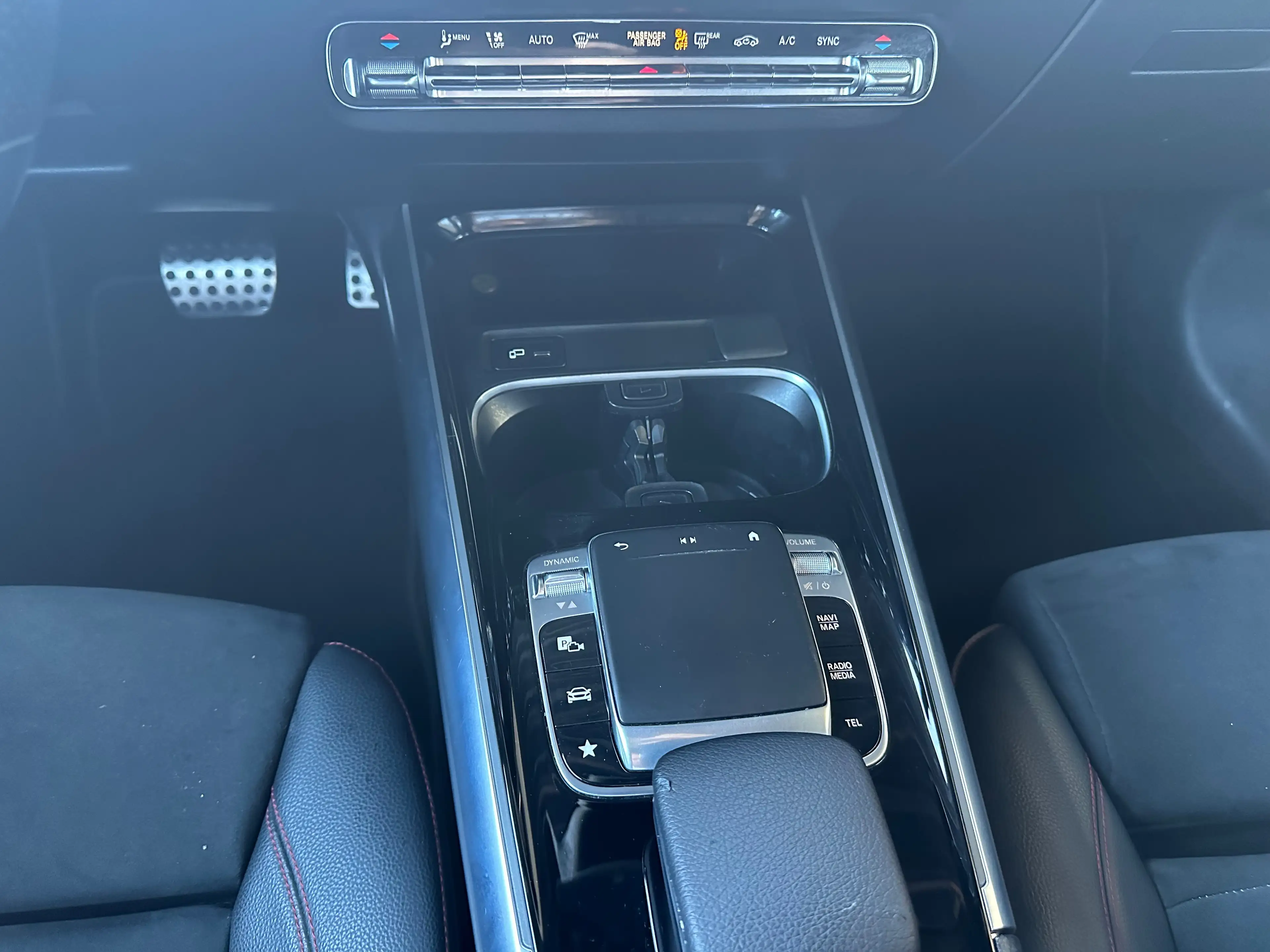 Mercedes-Benz GLA 180 AMG / 2021 / 27.000km / automatique — photo 14