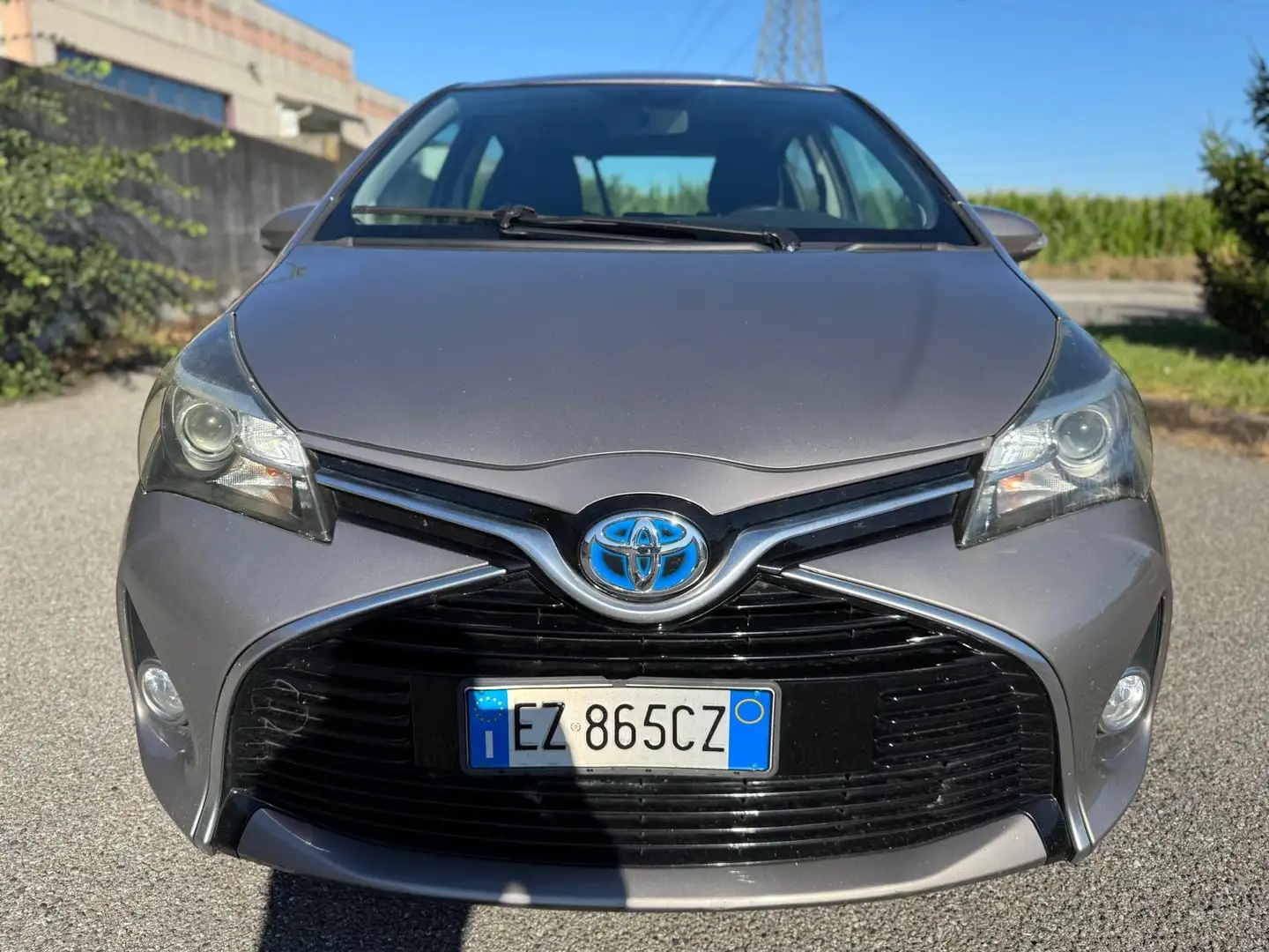 Toyota Yaris Yaris III 2015 5p 1.5h Active Argento - 1