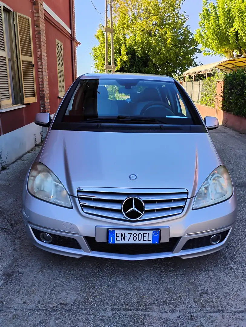 Mercedes-Benz 180 Szary - 2