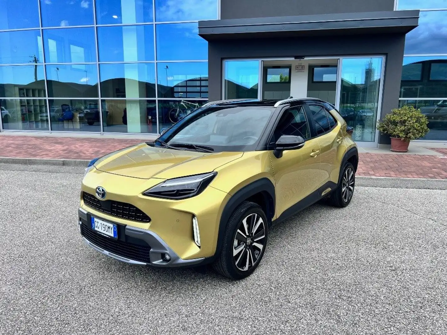 Toyota Yaris Cross 1.5 Hybrid 5p. E-CVT Premiere - 1