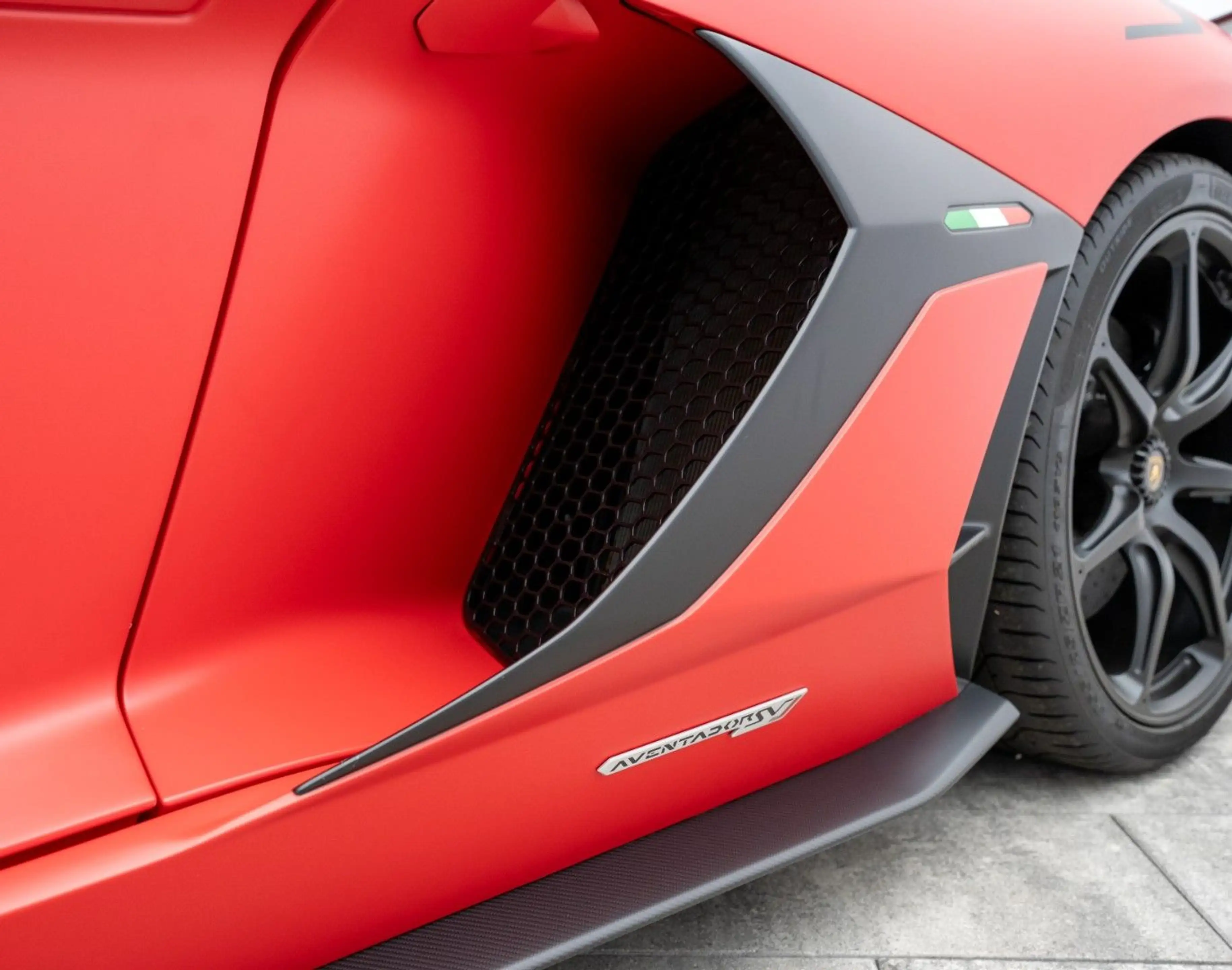 Lamborghini Aventador SVJ Rosso Mimir matt°Liftsystem°Carbon — photo 14