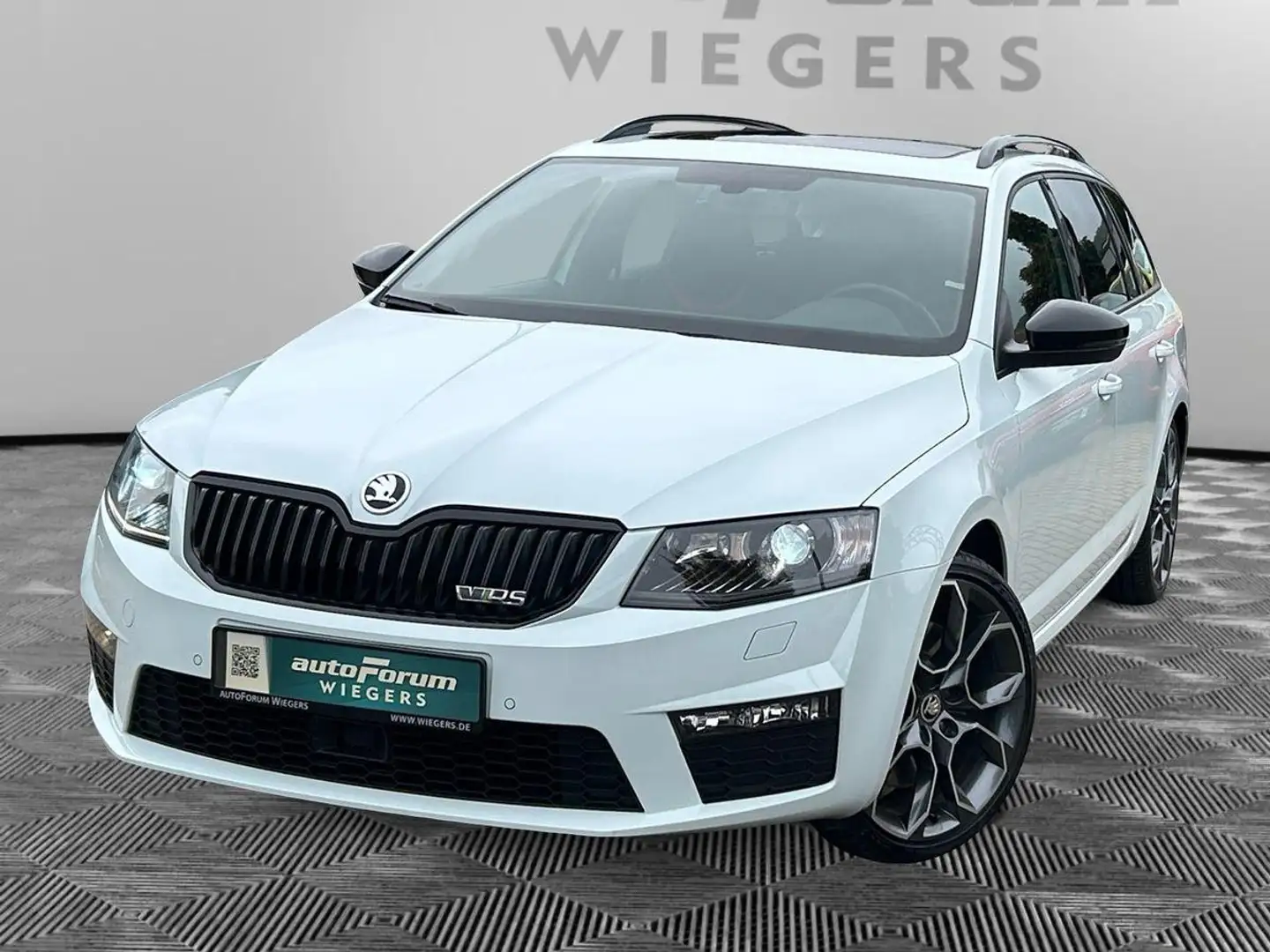 Skoda Octavia Combi 2,0 TSI RS Challenge Navi+Pano+AHK Weiß - 2