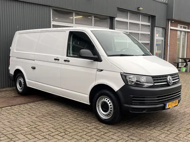 Volkswagen T6 Transporter 2.0 TDI L2H1 Airco Cruise controle Kastinrichting