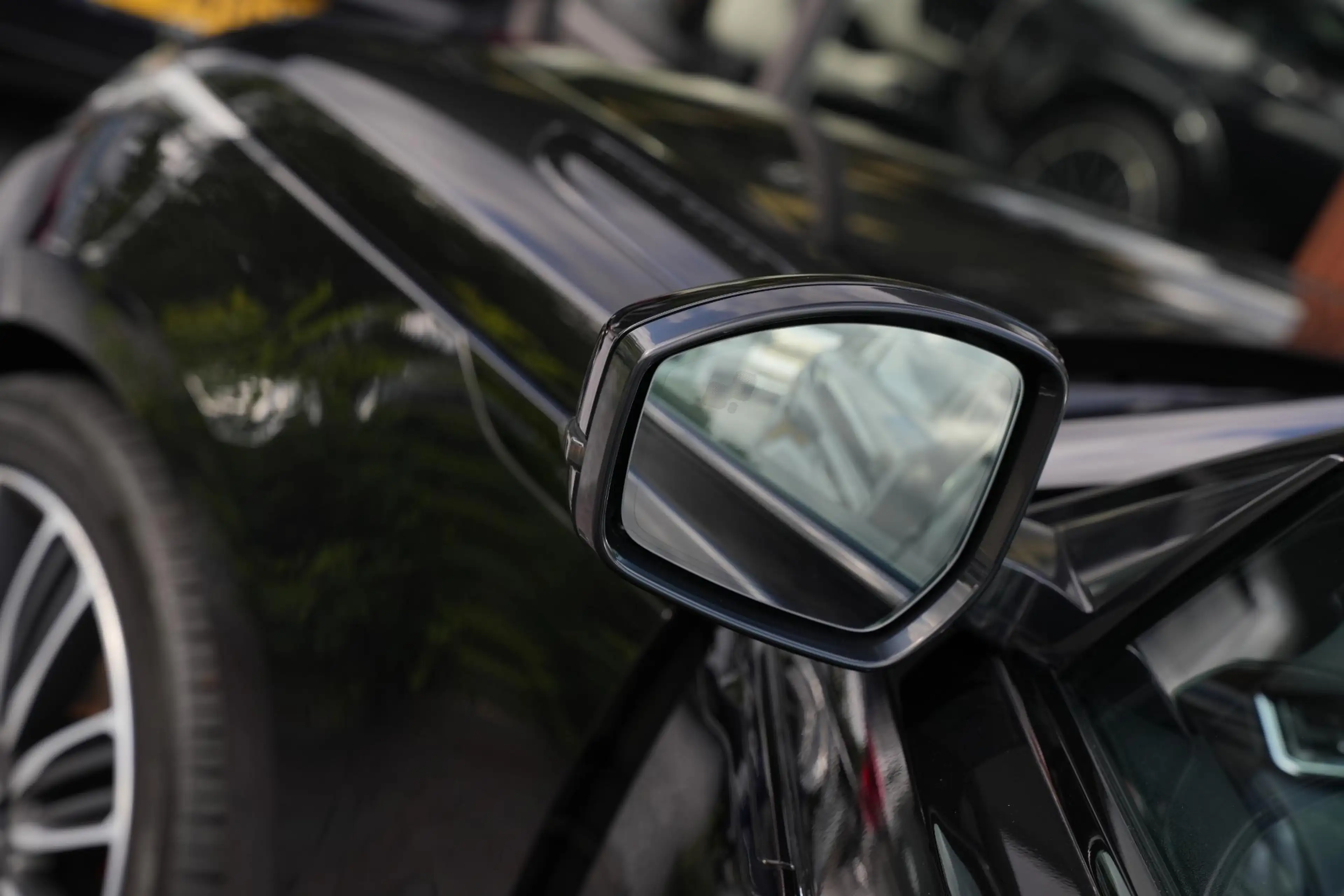 Land Rover Range Rover Velar 3.0 D300 AWD R-Dynamic HSE BTW Panoramadak Adapt. — photo 45