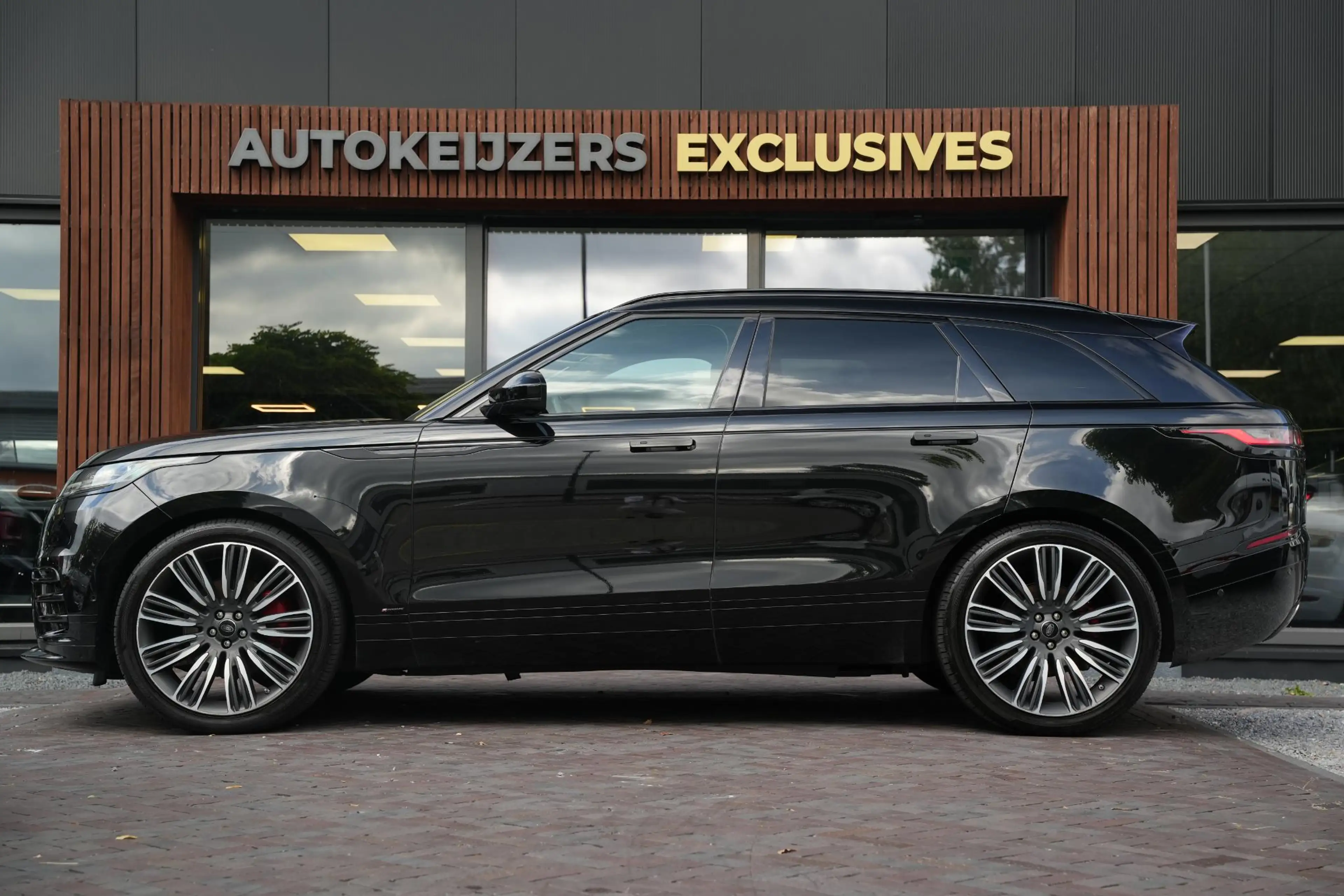 Land Rover Range Rover Velar 3.0 D300 AWD R-Dynamic HSE BTW Panoramadak Adapt. — photo 5