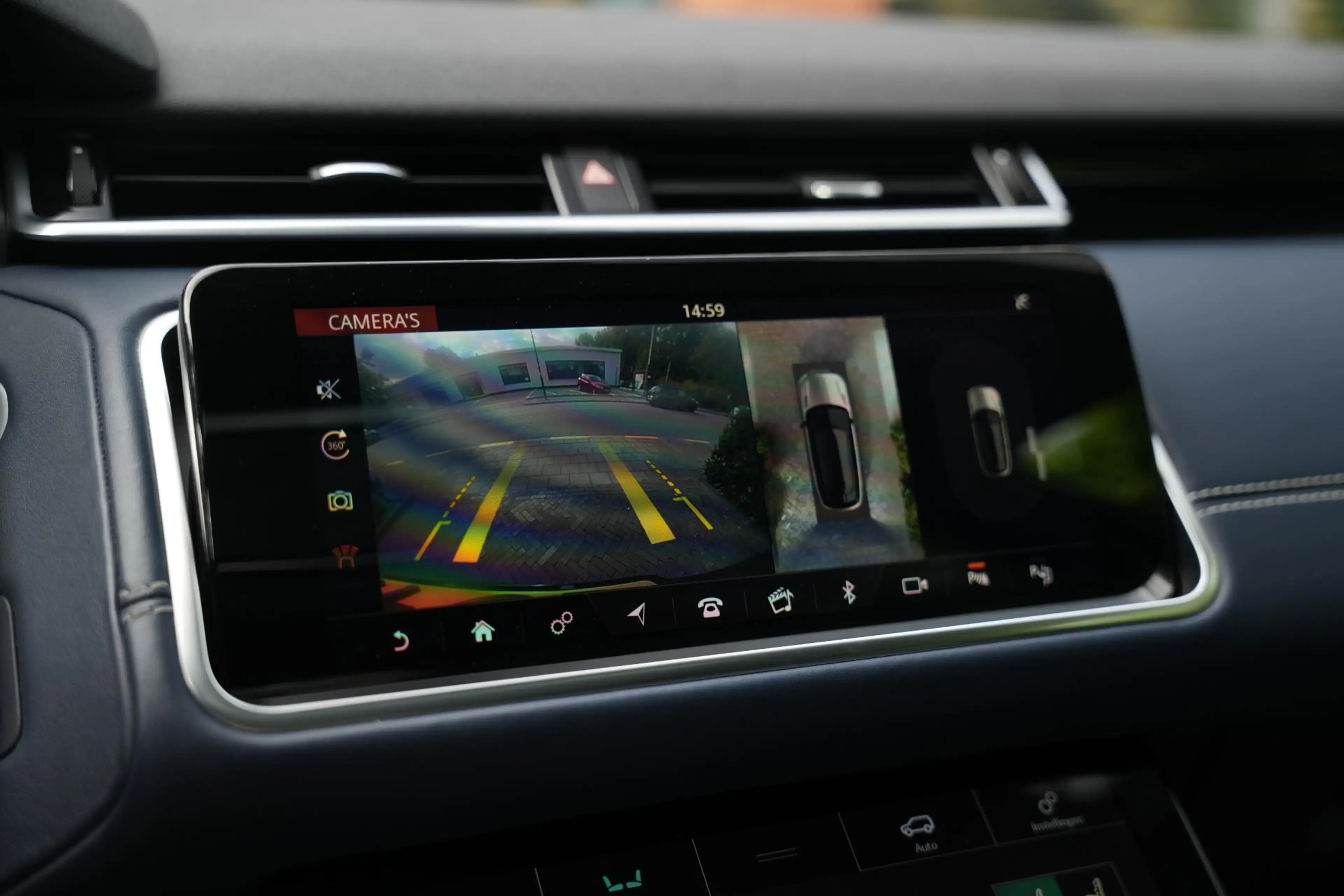 Land Rover Range Rover Velar 3.0 D300 AWD R-Dynamic HSE BTW Panoramadak Adapt. — photo 14