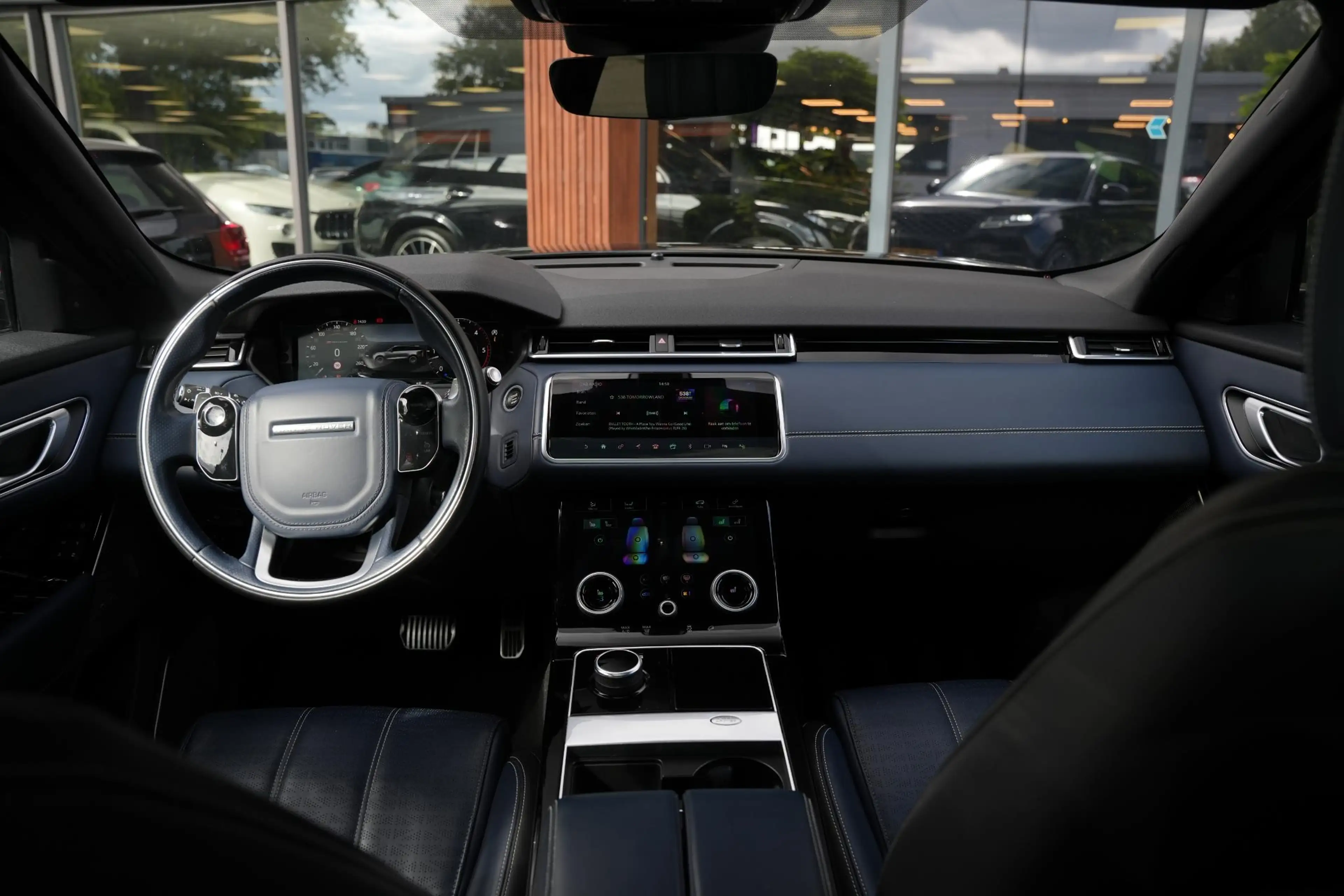 Land Rover Range Rover Velar 3.0 D300 AWD R-Dynamic HSE BTW Panoramadak Adapt. — photo 6