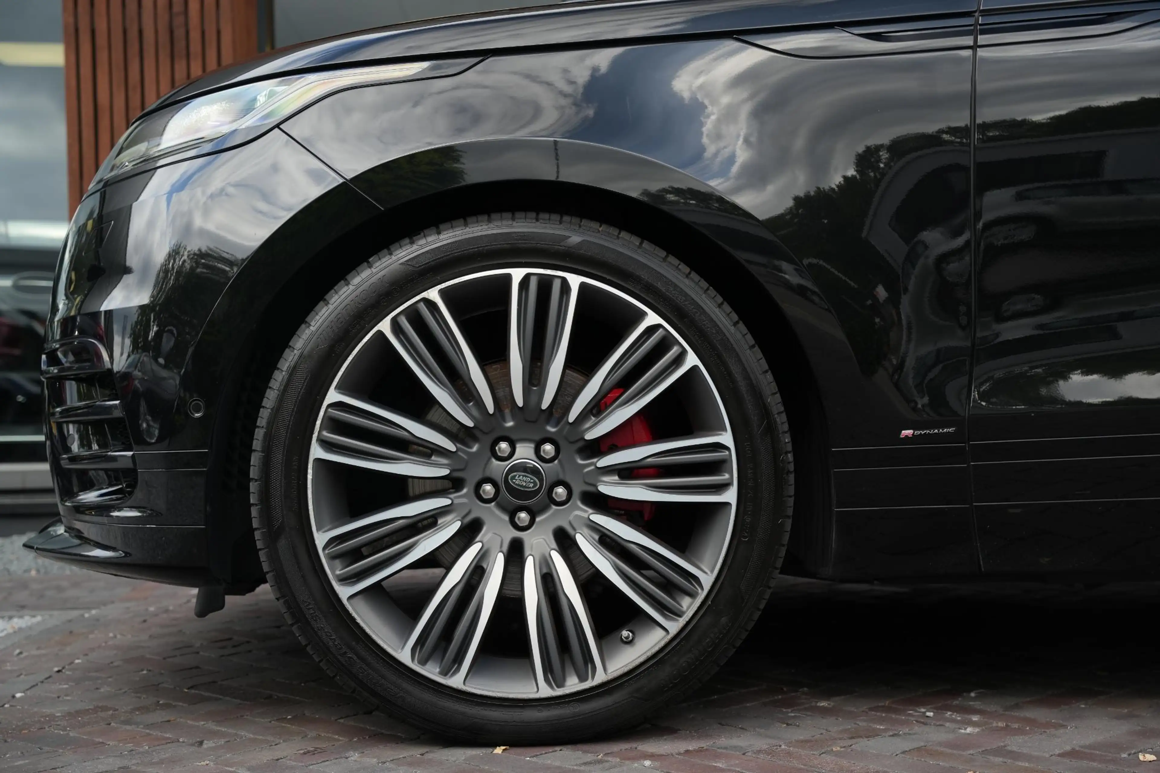 Land Rover Range Rover Velar 3.0 D300 AWD R-Dynamic HSE BTW Panoramadak Adapt. — photo 9