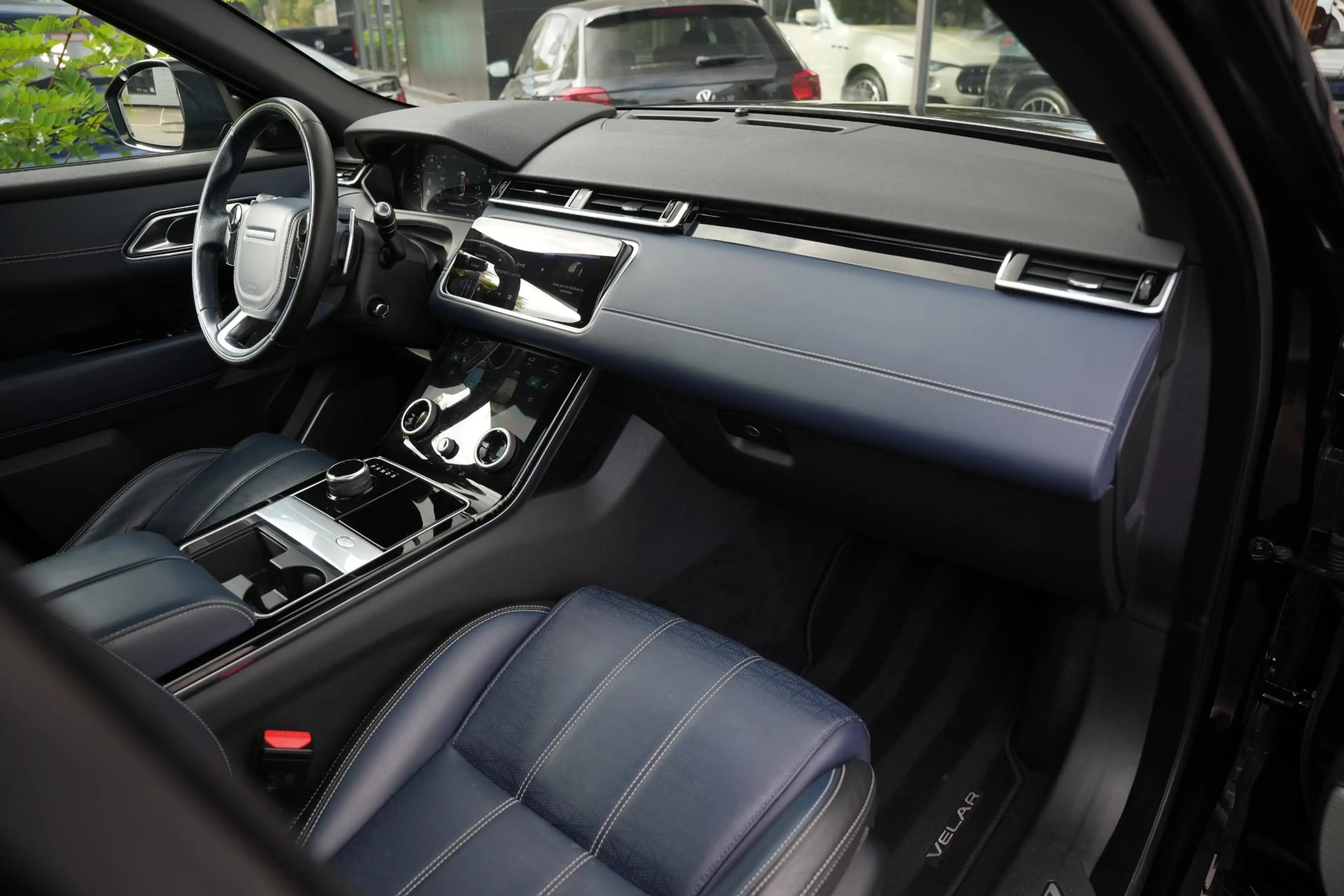 Land Rover Range Rover Velar 3.0 D300 AWD R-Dynamic HSE BTW Panoramadak Adapt. — photo 29
