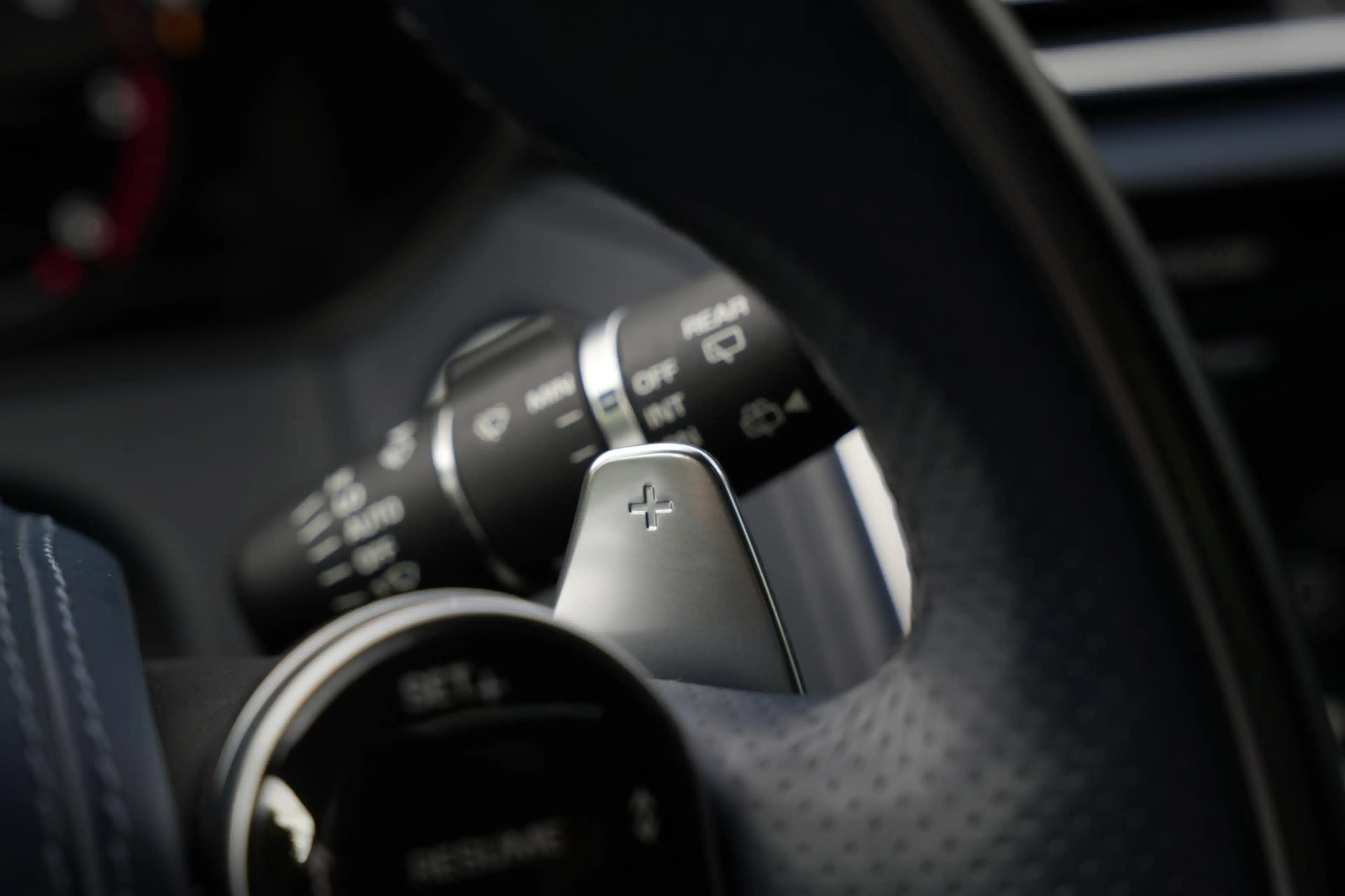 Land Rover Range Rover Velar 3.0 D300 AWD R-Dynamic HSE BTW Panoramadak Adapt. — photo 17