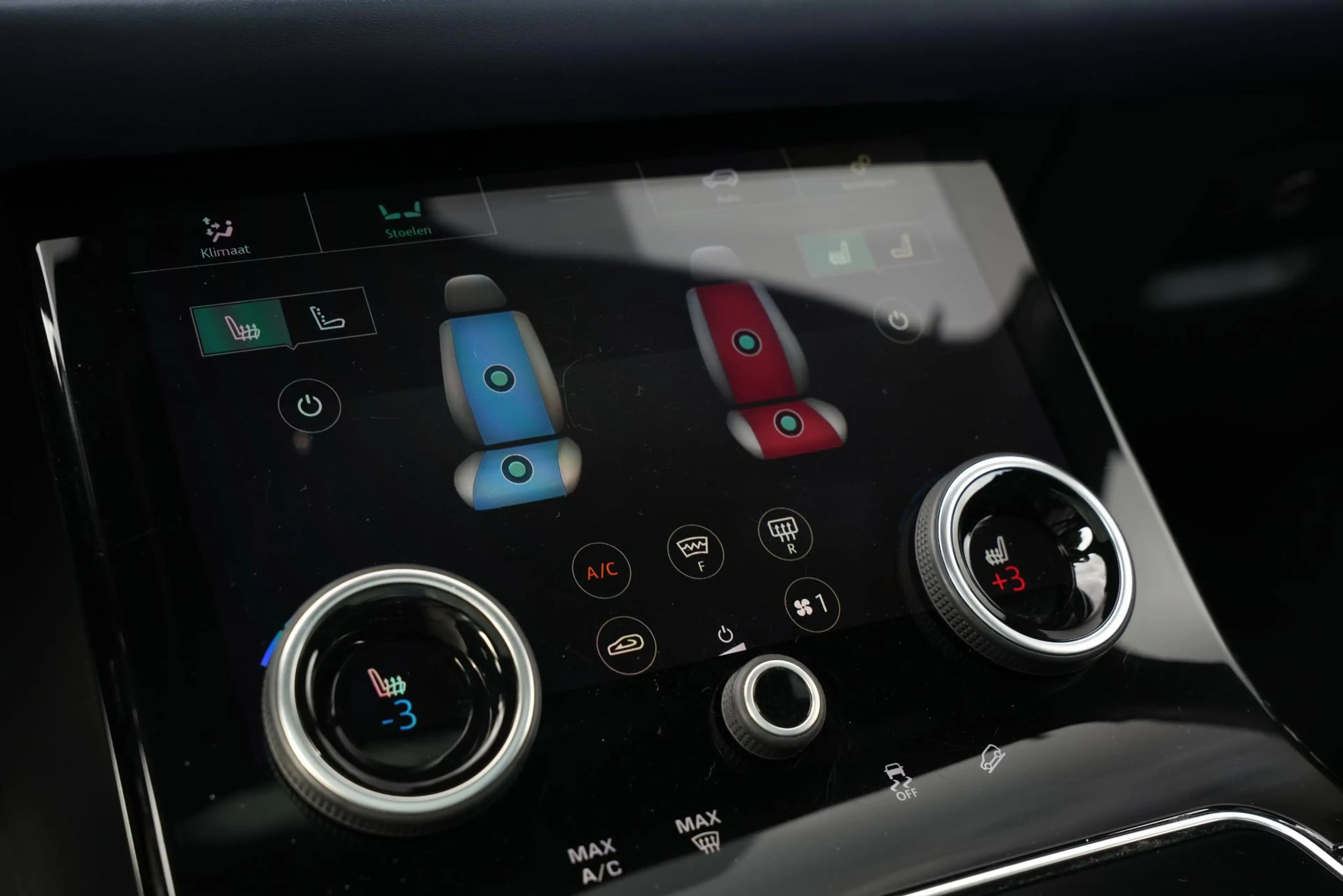 Land Rover Range Rover Velar 3.0 D300 AWD R-Dynamic HSE BTW Panoramadak Adapt. — photo 22