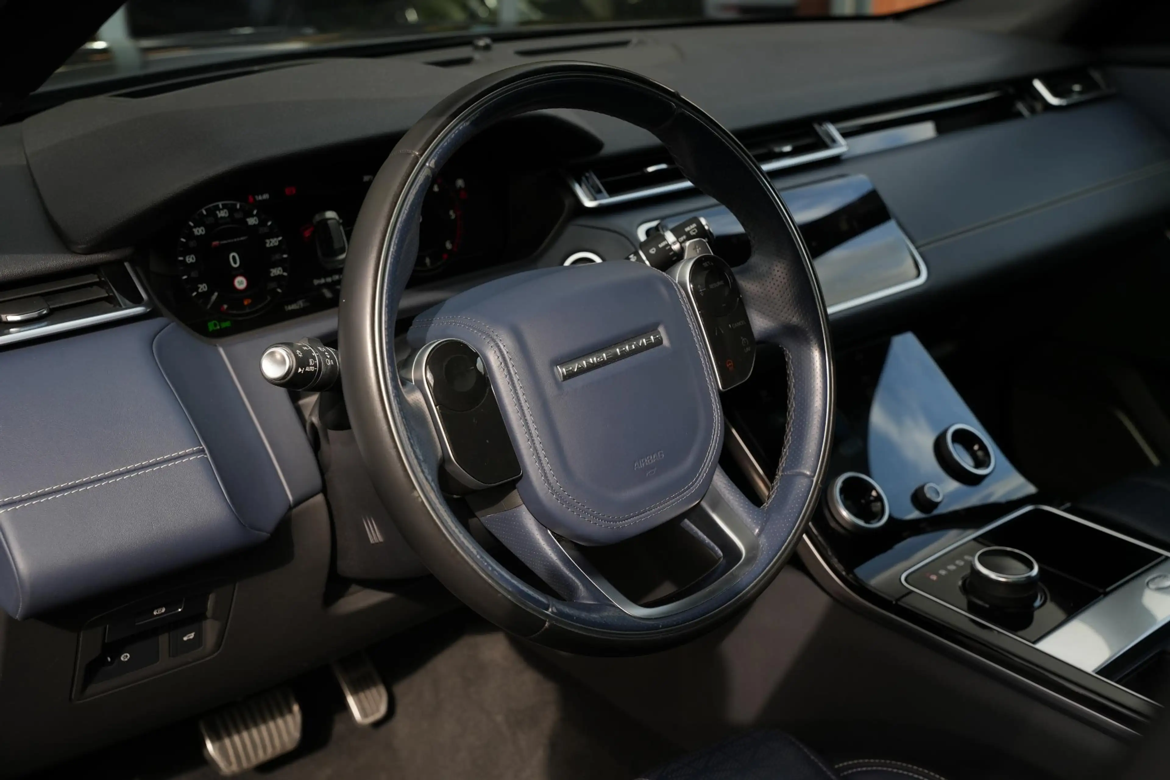 Land Rover Range Rover Velar 3.0 D300 AWD R-Dynamic HSE BTW Panoramadak Adapt. — photo 36