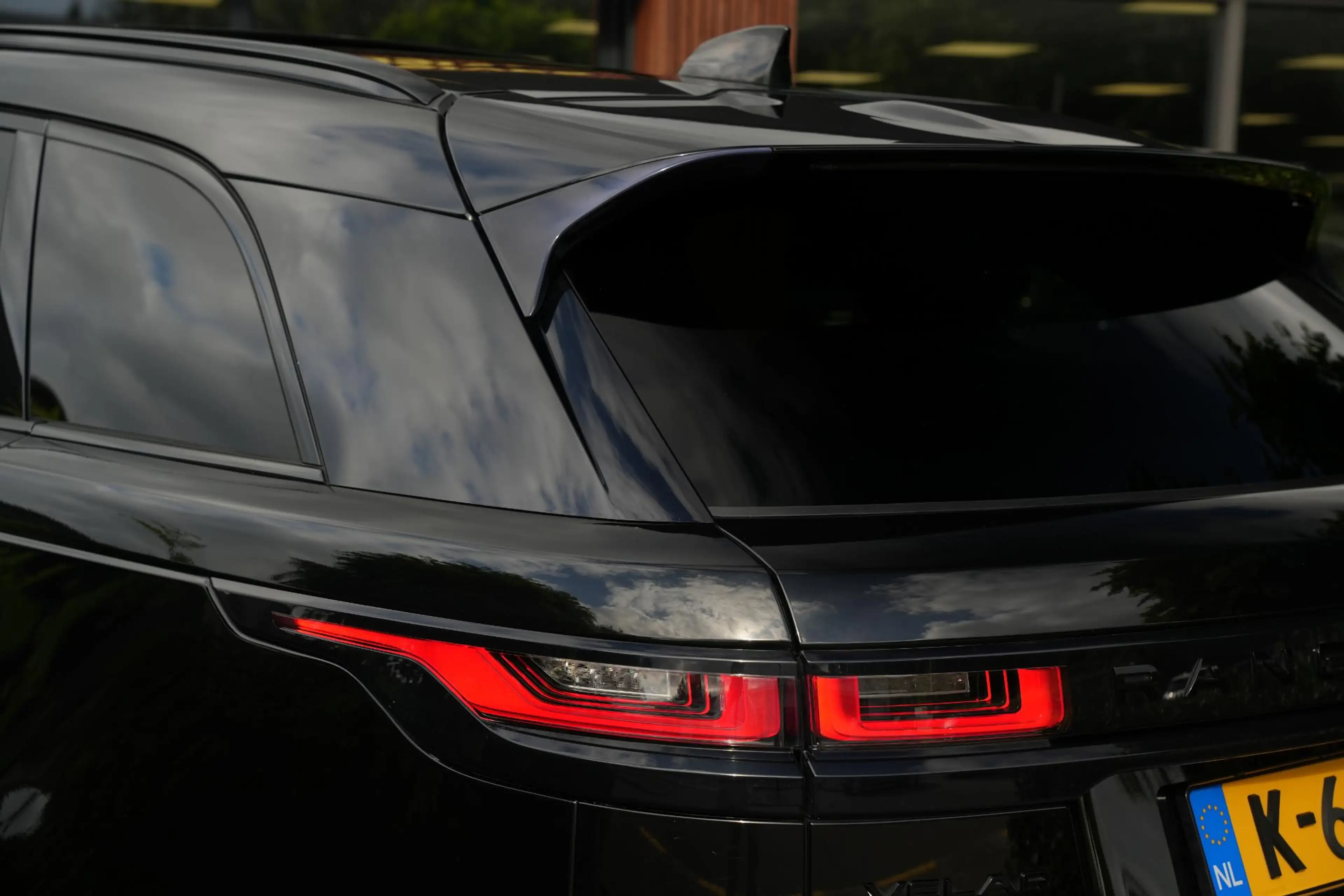 Land Rover Range Rover Velar 3.0 D300 AWD R-Dynamic HSE BTW Panoramadak Adapt. — photo 44