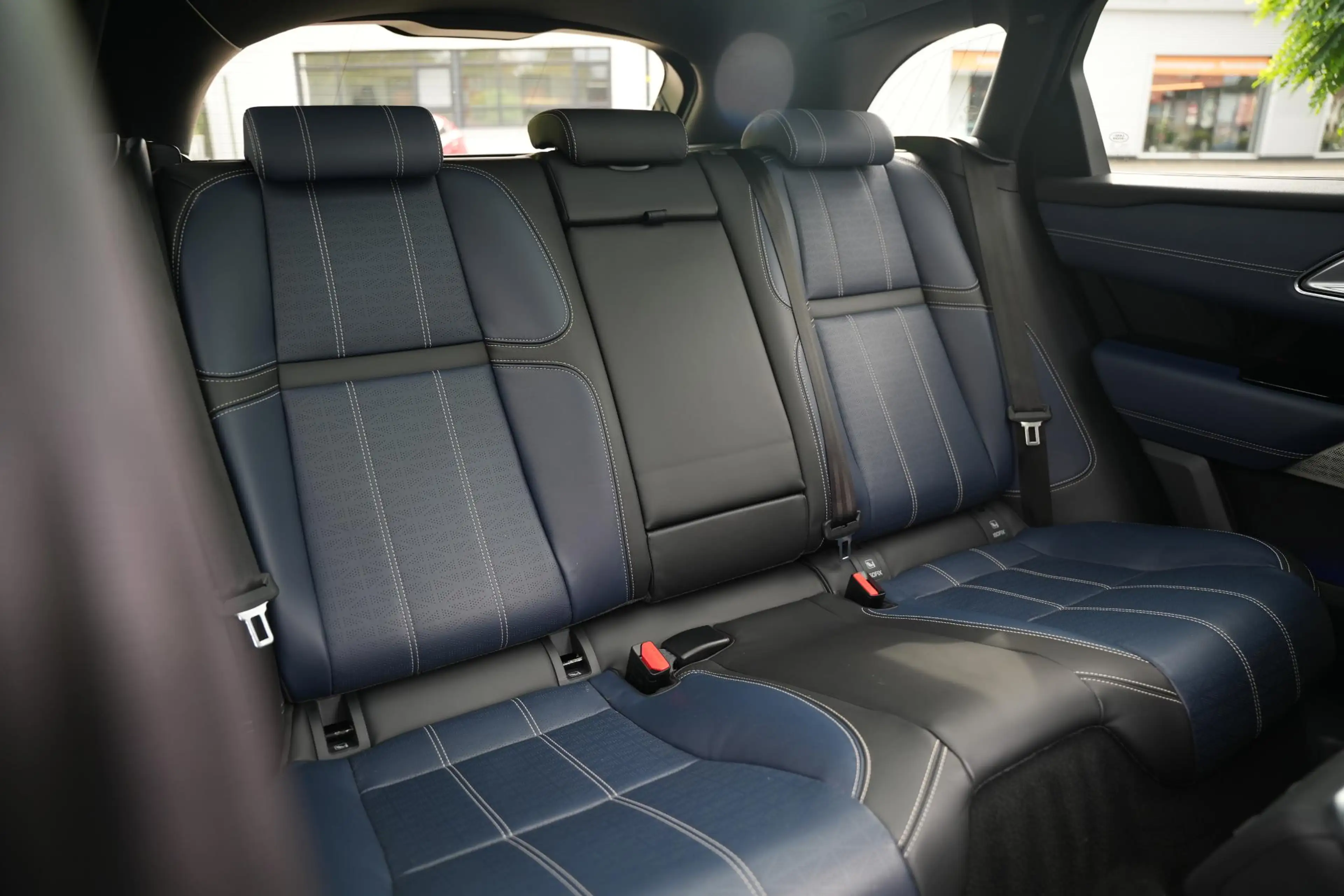 Land Rover Range Rover Velar 3.0 D300 AWD R-Dynamic HSE BTW Panoramadak Adapt. — photo 24