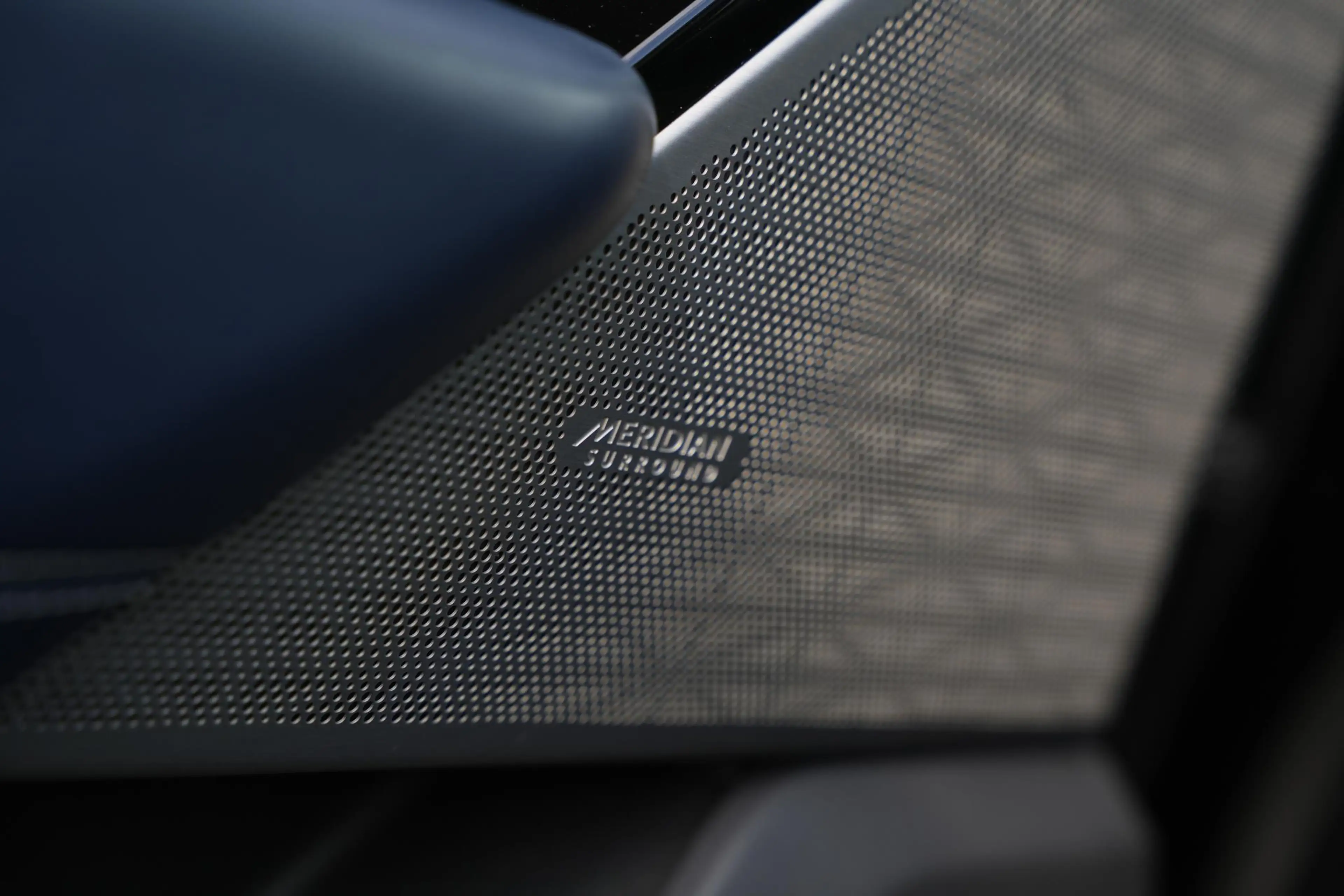 Land Rover Range Rover Velar 3.0 D300 AWD R-Dynamic HSE BTW Panoramadak Adapt. — photo 38