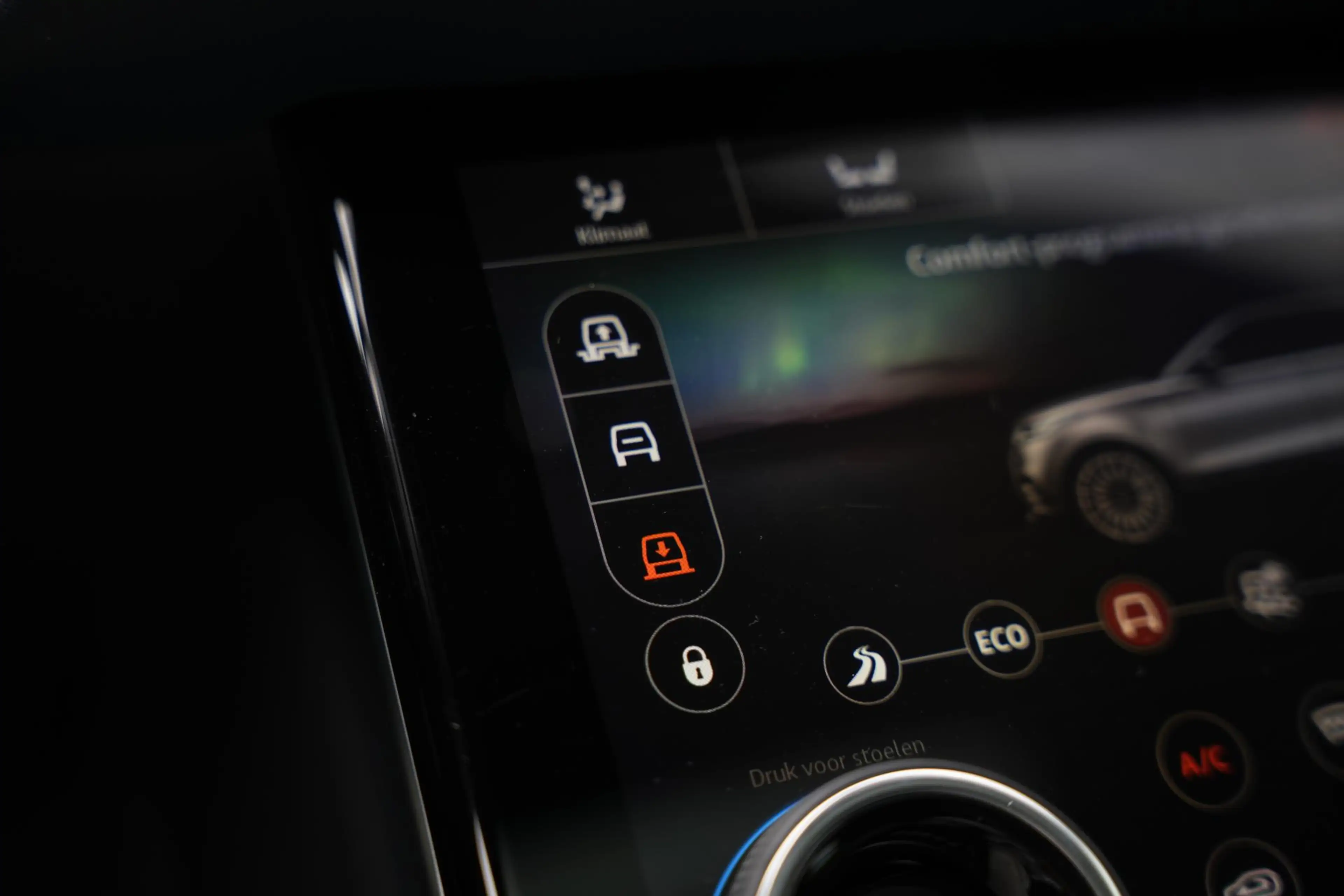 Land Rover Range Rover Velar 3.0 D300 AWD R-Dynamic HSE BTW Panoramadak Adapt. — photo 13