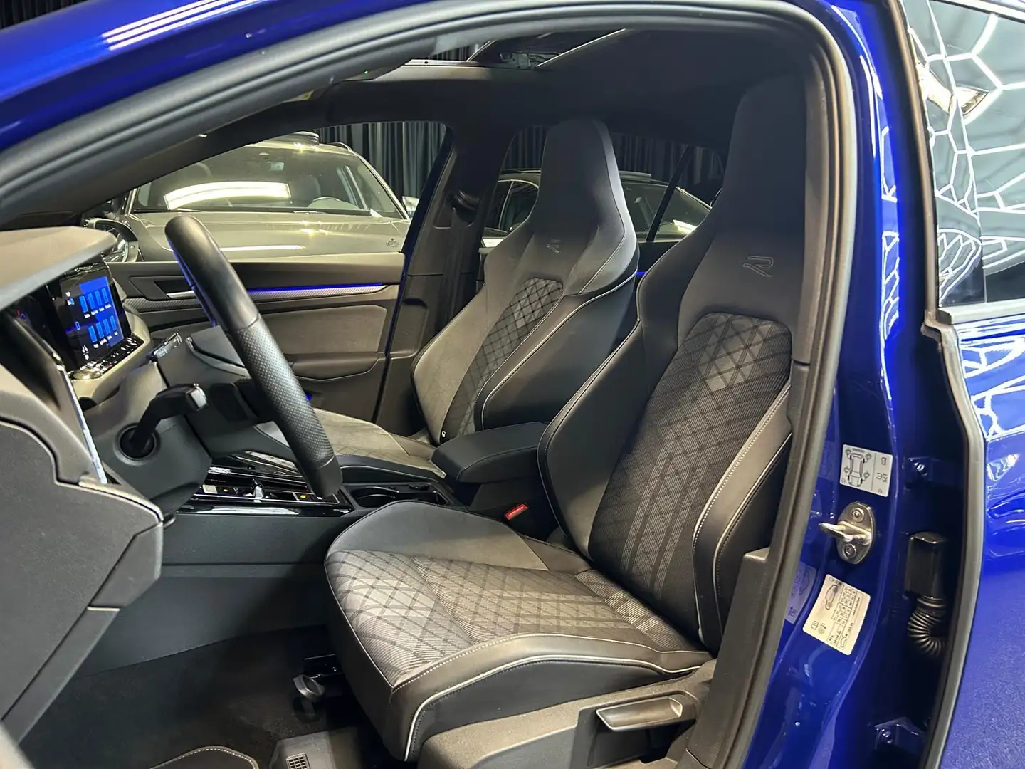 Volkswagen Golf 1.5 eTSI Blackstyle R-Line|Pano|IQ Light|Sfeer|Cam Azul - 2