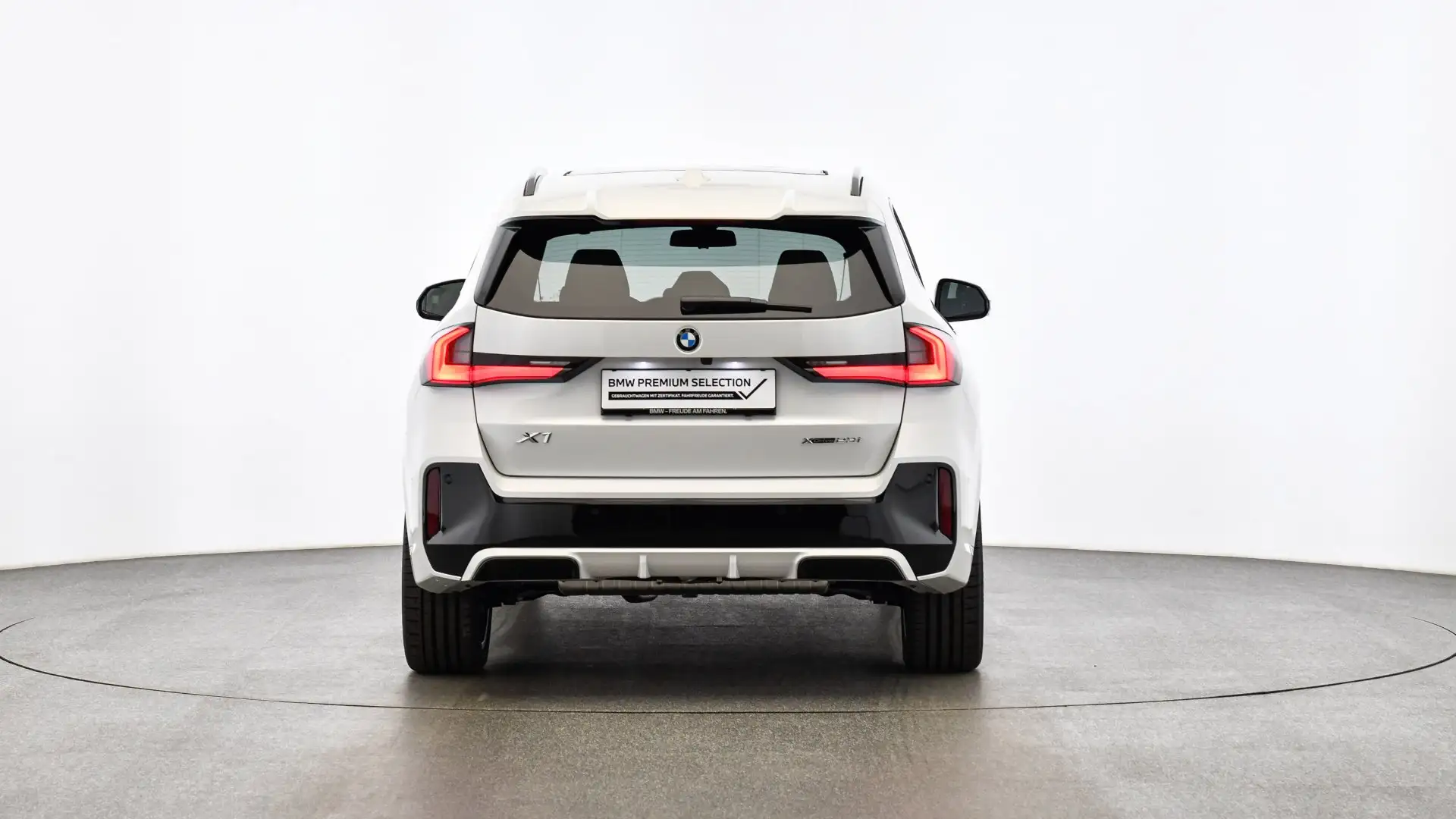 BMW X1 xDrive23i M-Sportpaket Pro Weiß - 2