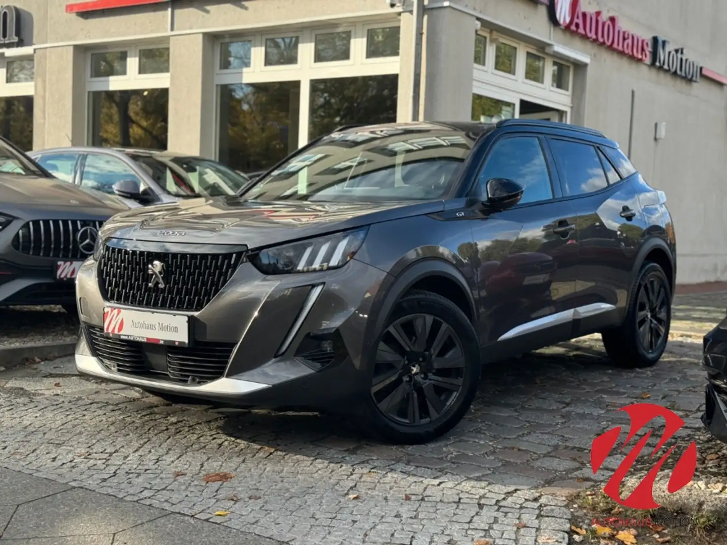 Peugeot 2008 GT Pack Pano Navi Kamera LED Massage Keyless Gris - 2