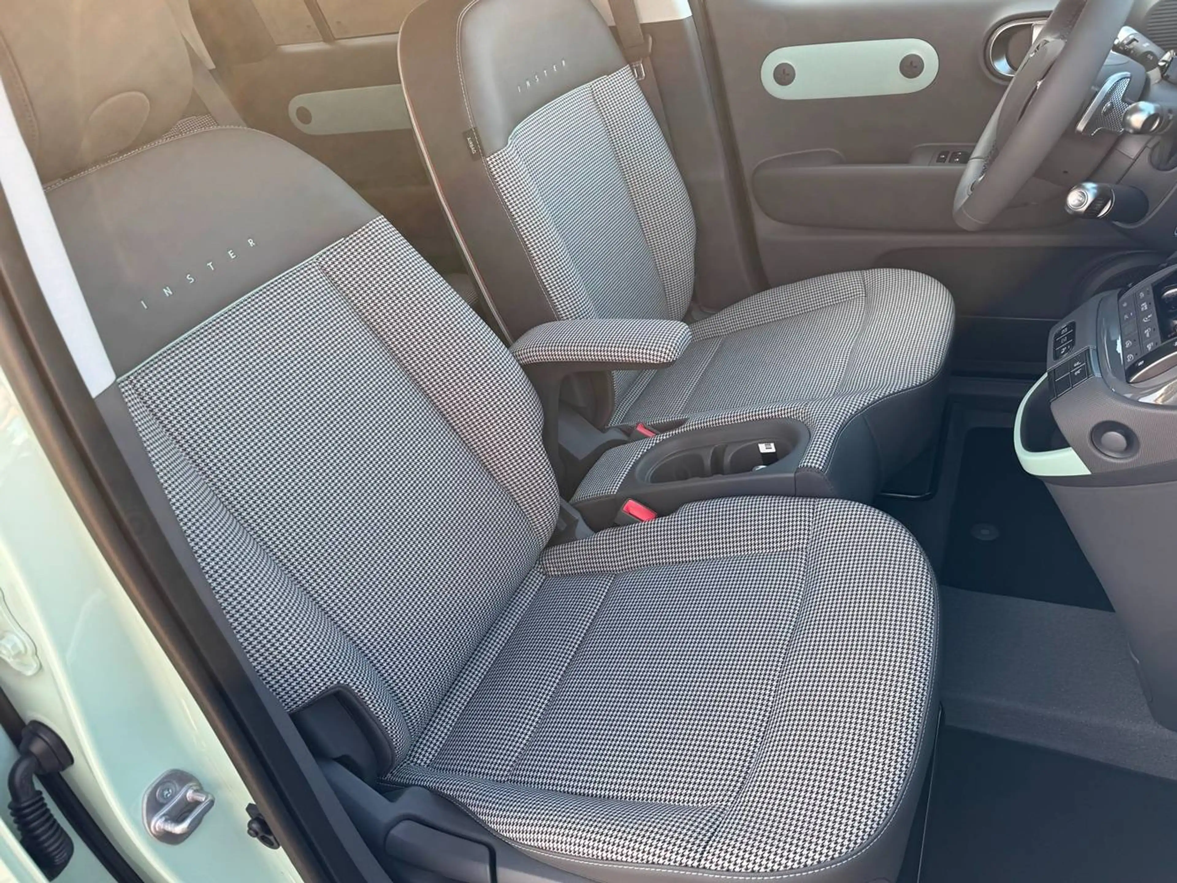 Hyundai Inster INSTER 49kWh Lounge — photo 8