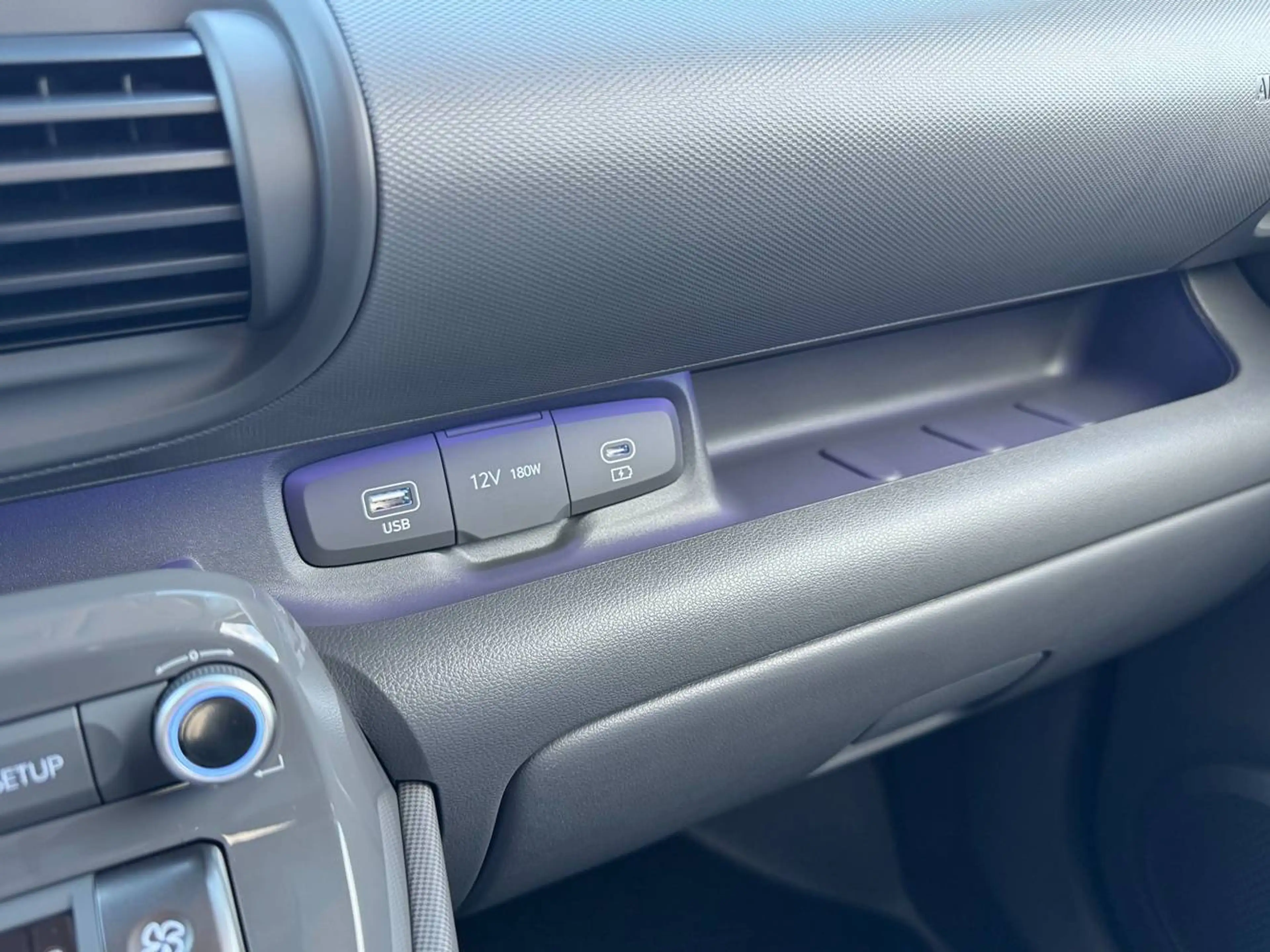 Hyundai Inster INSTER 49kWh Lounge — photo 12