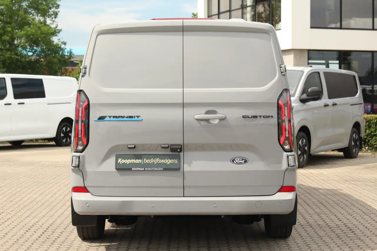 Ford Transit Custom 2026 — фото 10