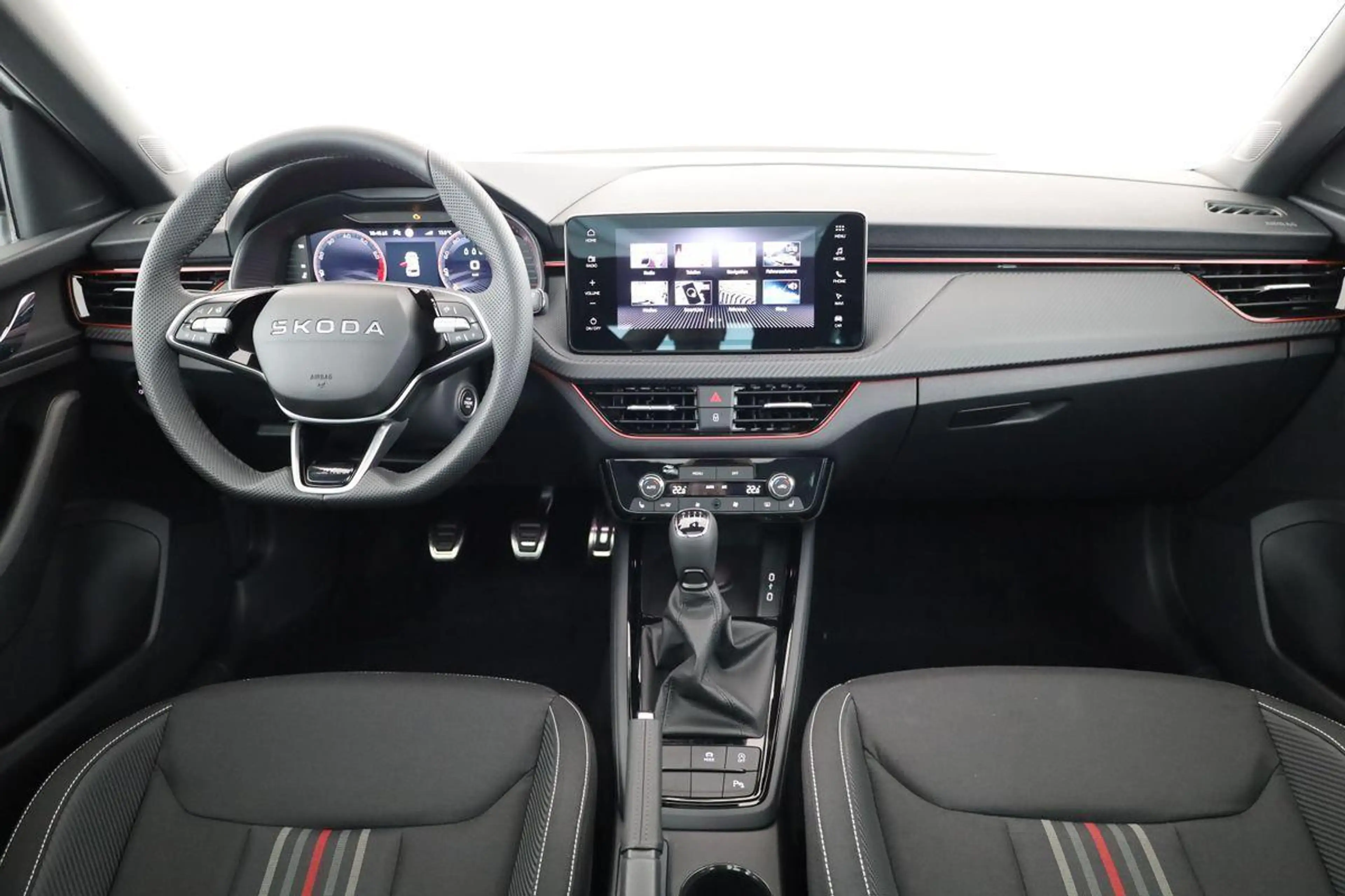 Skoda Kamiq Monte Carlo 1.5 TSI Carlo, Pano, Matrix, Navi, ... — photo 4