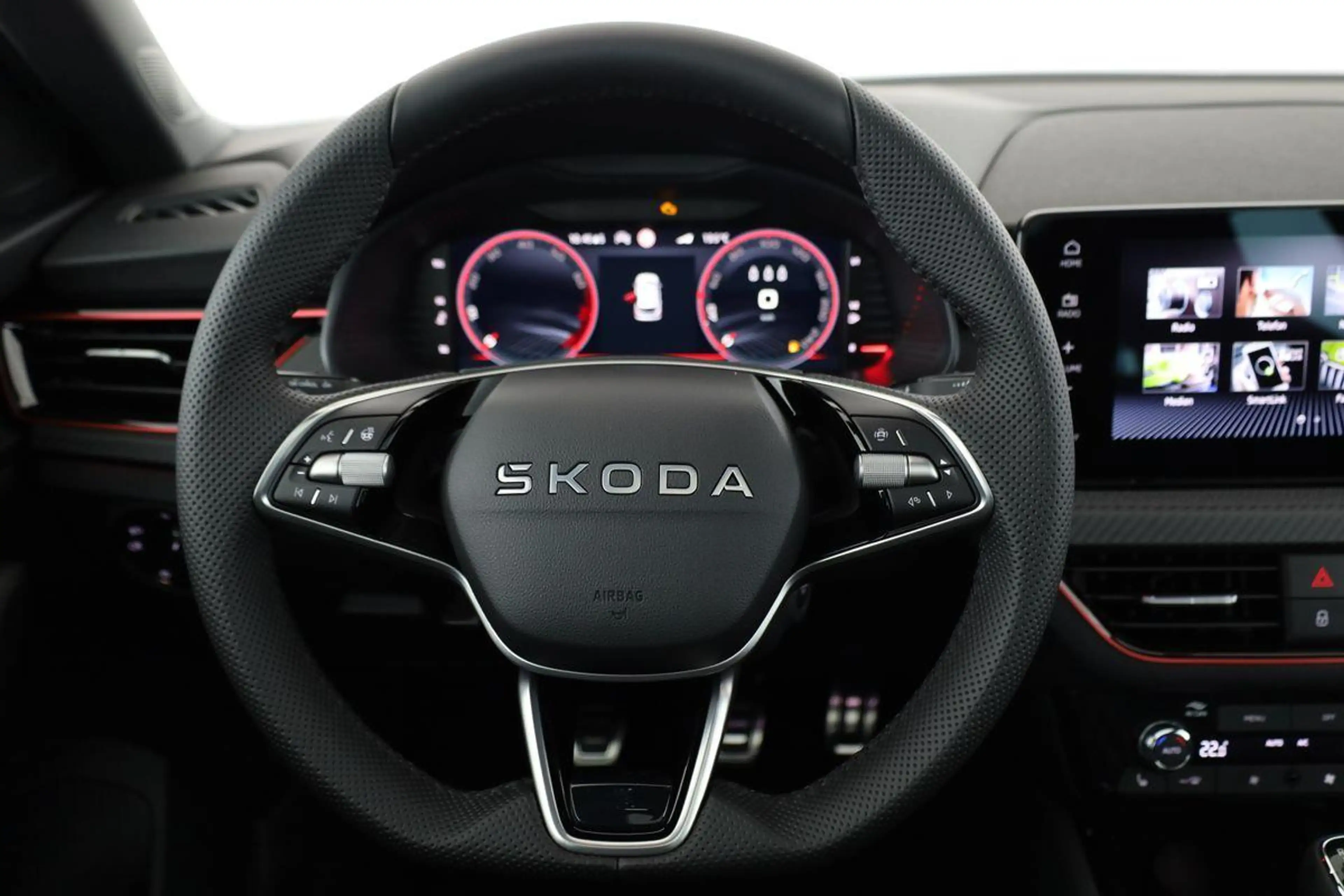 Skoda Kamiq Monte Carlo 1.5 TSI Carlo, Pano, Matrix, Navi, ... — photo 5