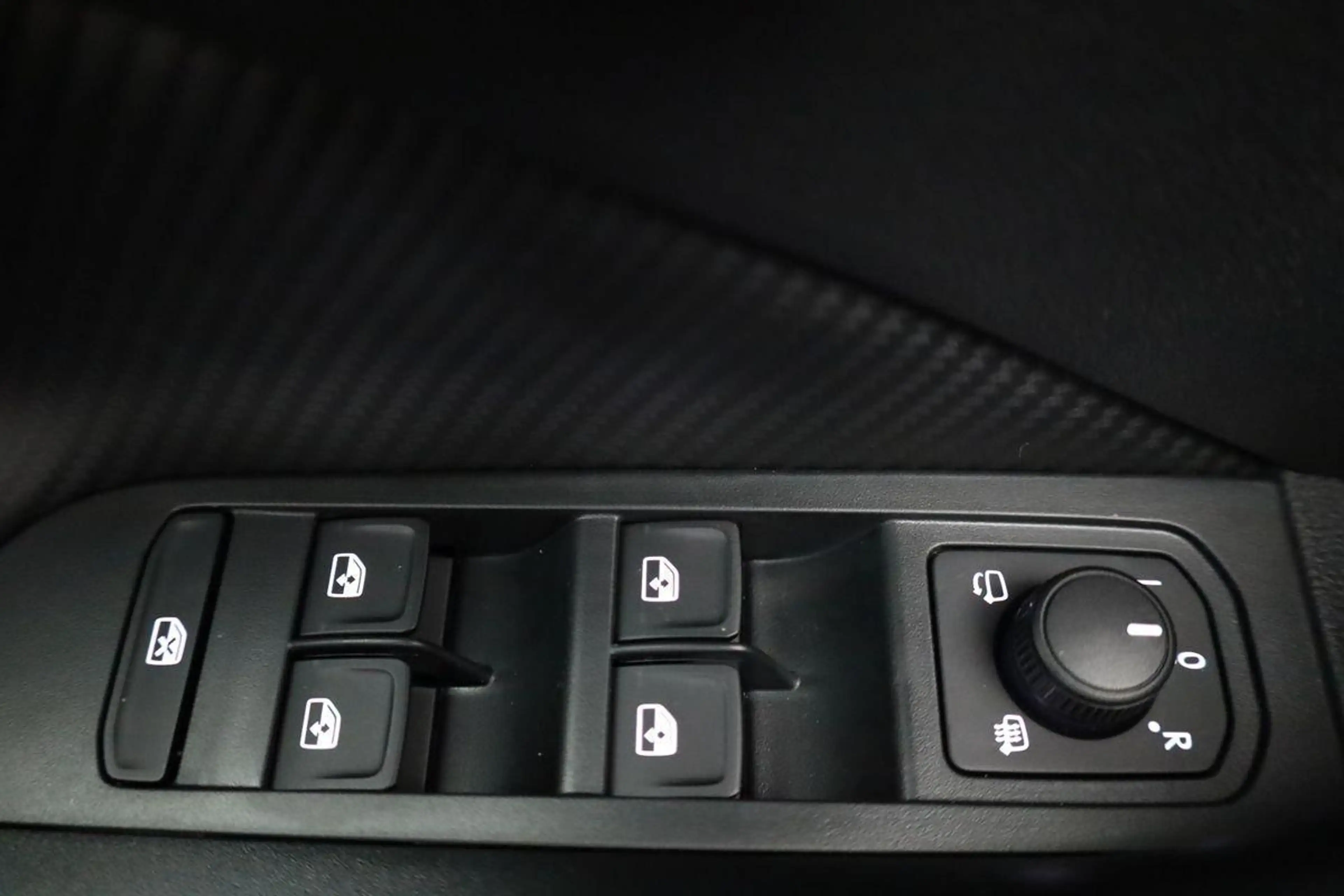 Skoda Kamiq Monte Carlo 1.5 TSI Carlo, Pano, Matrix, Navi, ... — photo 7