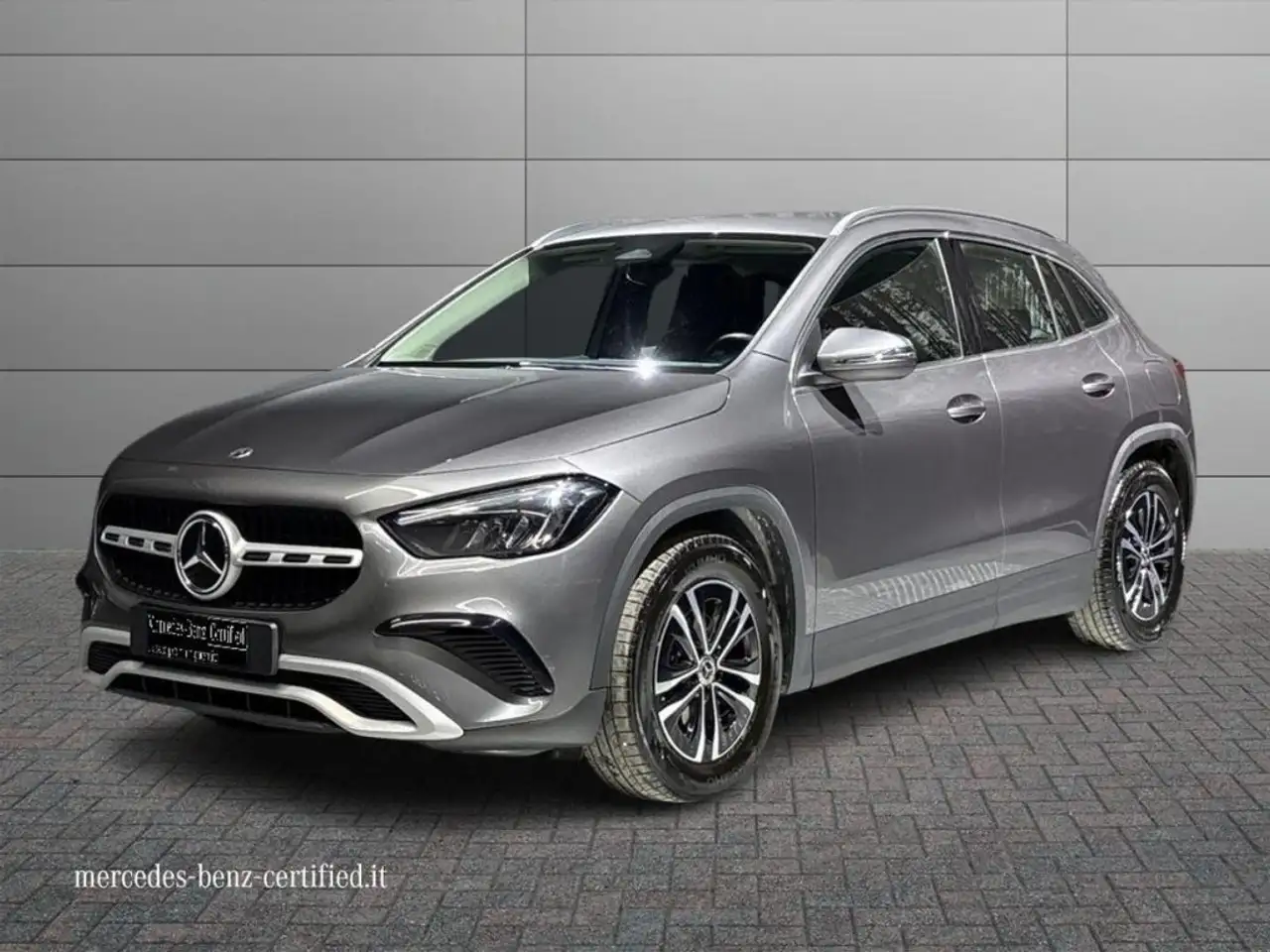 Mercedes-Benz GLA 200