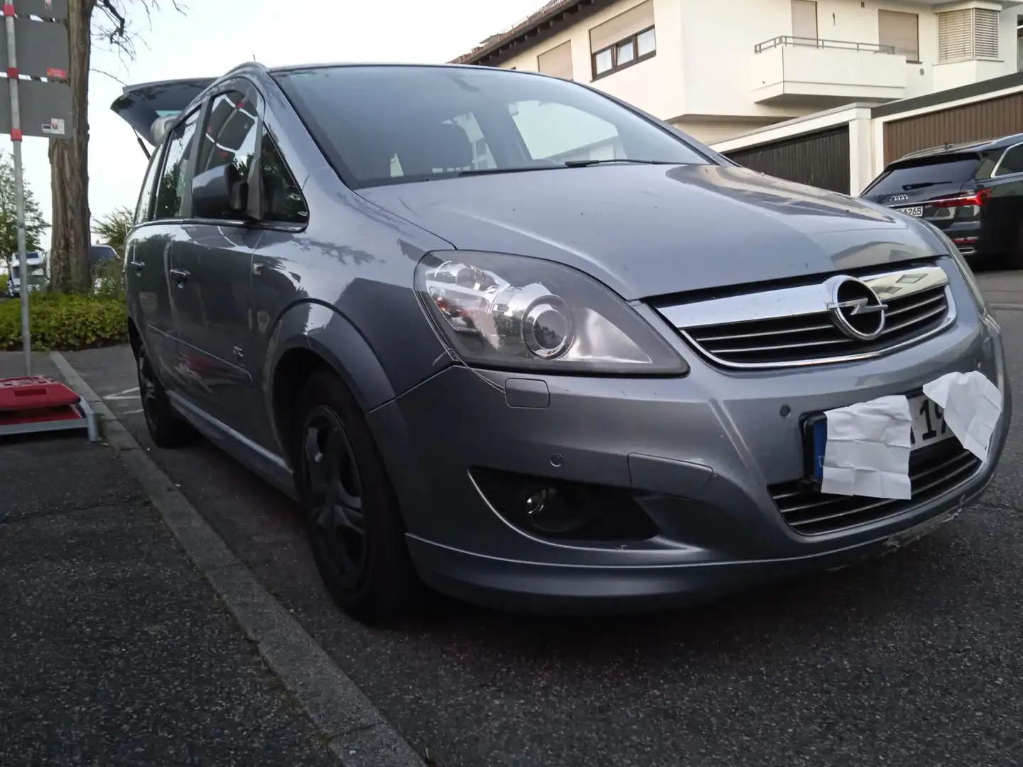 Opel Zafira Zafira B 1.8 OPC, 7 Sitze, Automatik Grigio - 1