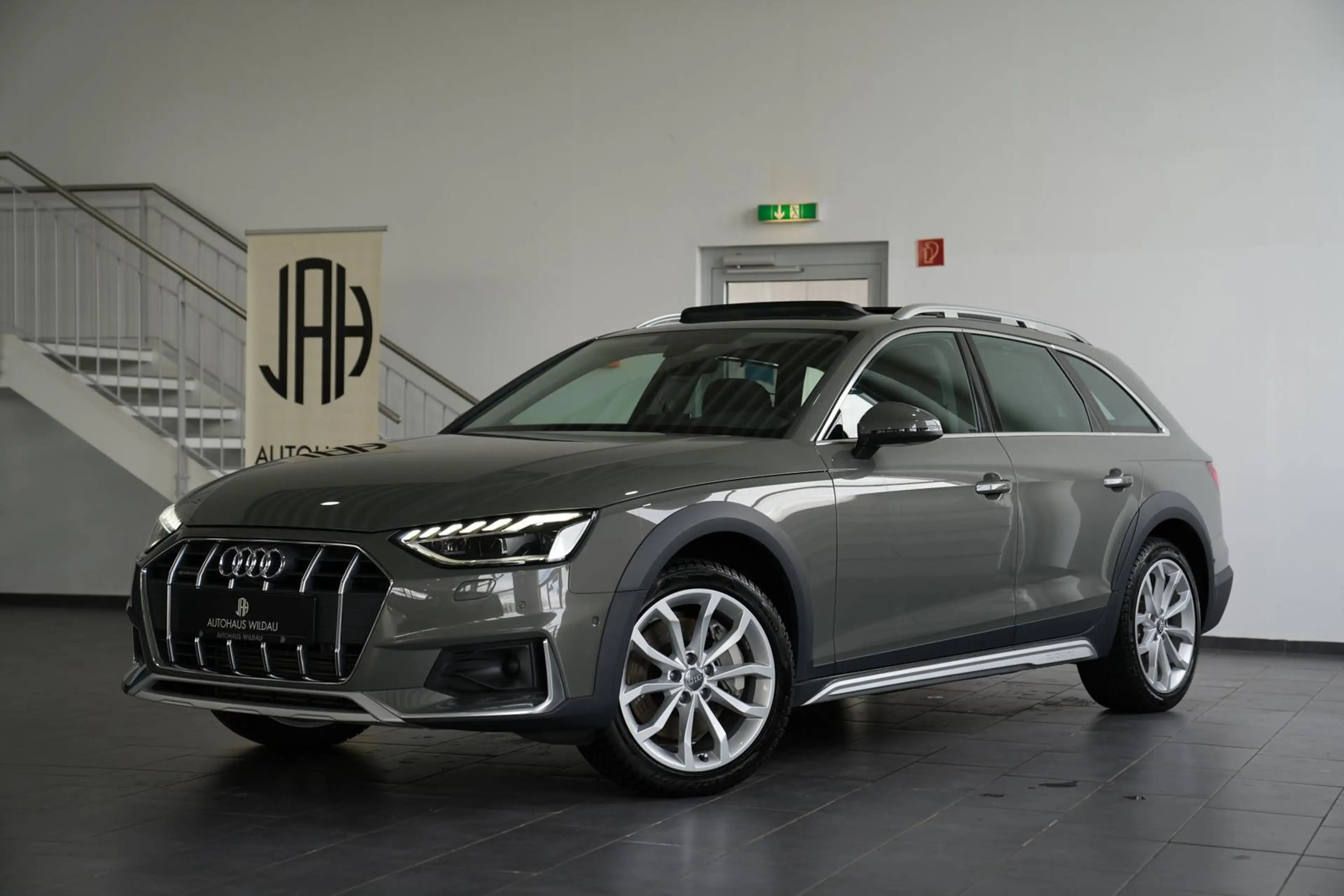 Audi A4 allroad quattro 45 TFSI *AUT*NAV*LED*PANO*