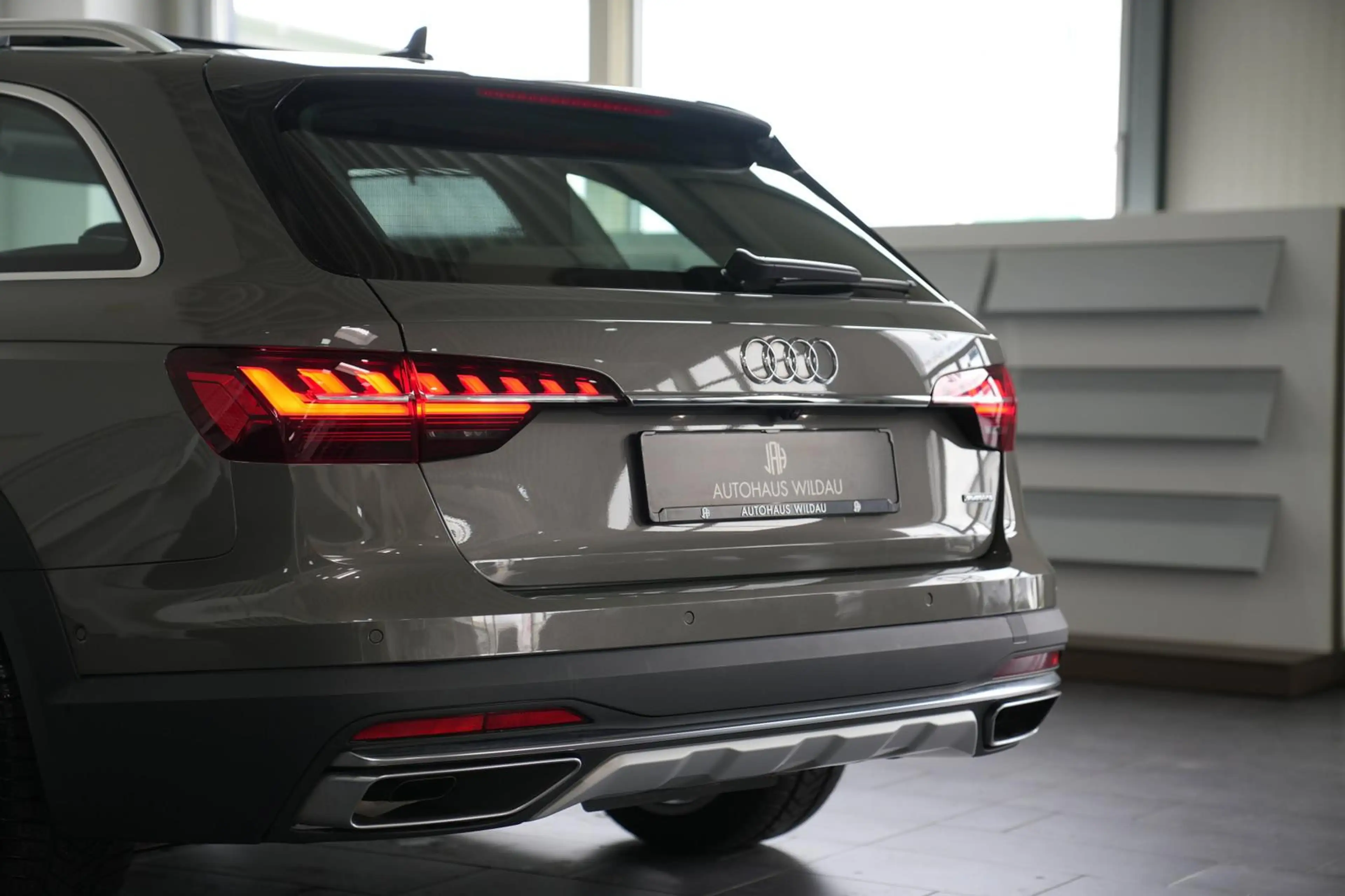 Audi A4 allroad quattro 45 TFSI *AUT*NAV*LED*PANO* — photo 13