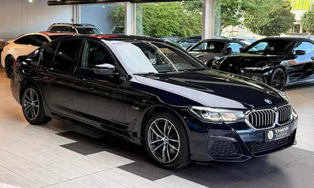 BMW 5 Series view 5