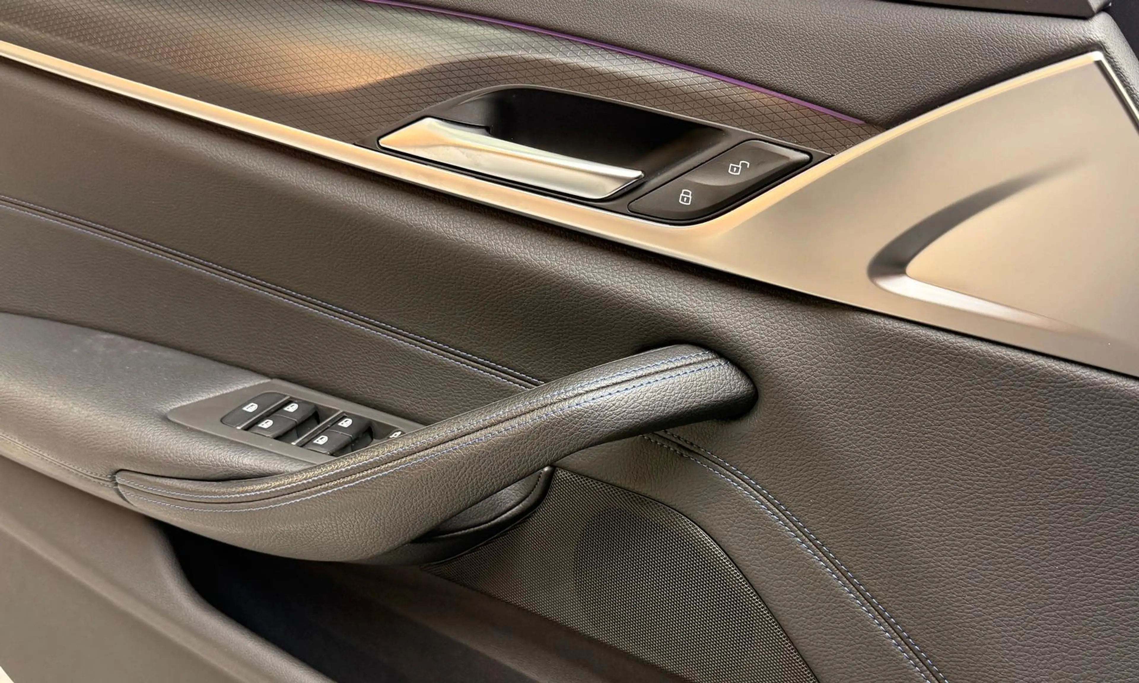 BMW 530 e M Sport Schiebedach*LED*DAB*SitzH.*CarPlay — photo 11