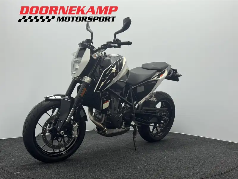 KTM 690 Duke - foto 7