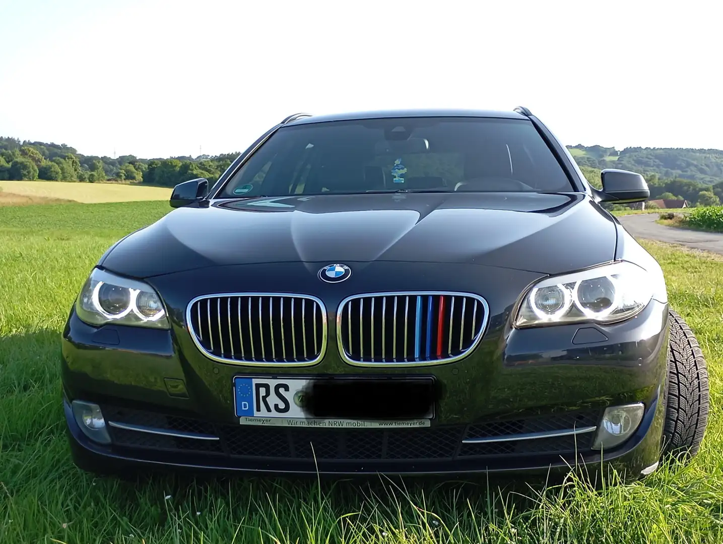 BMW 520 d Touring Aut. EXPORT Grau - 2