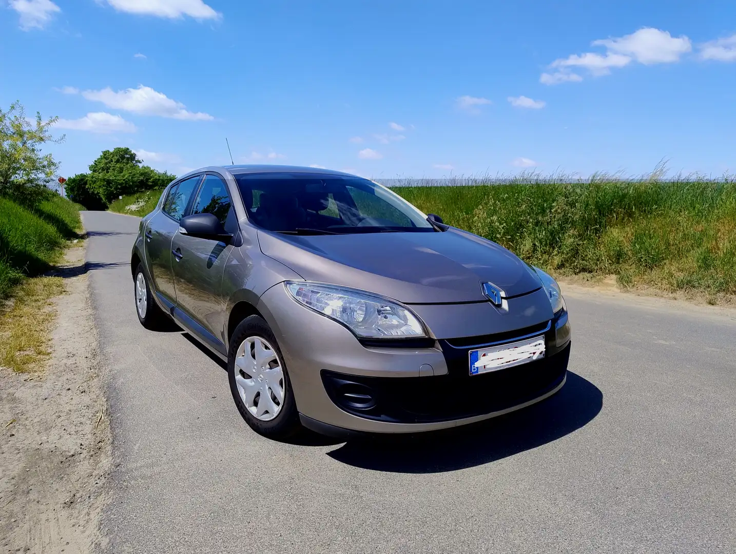 Renault Megane Megane III 1.6 16V benzine 110pk Bronze - 1