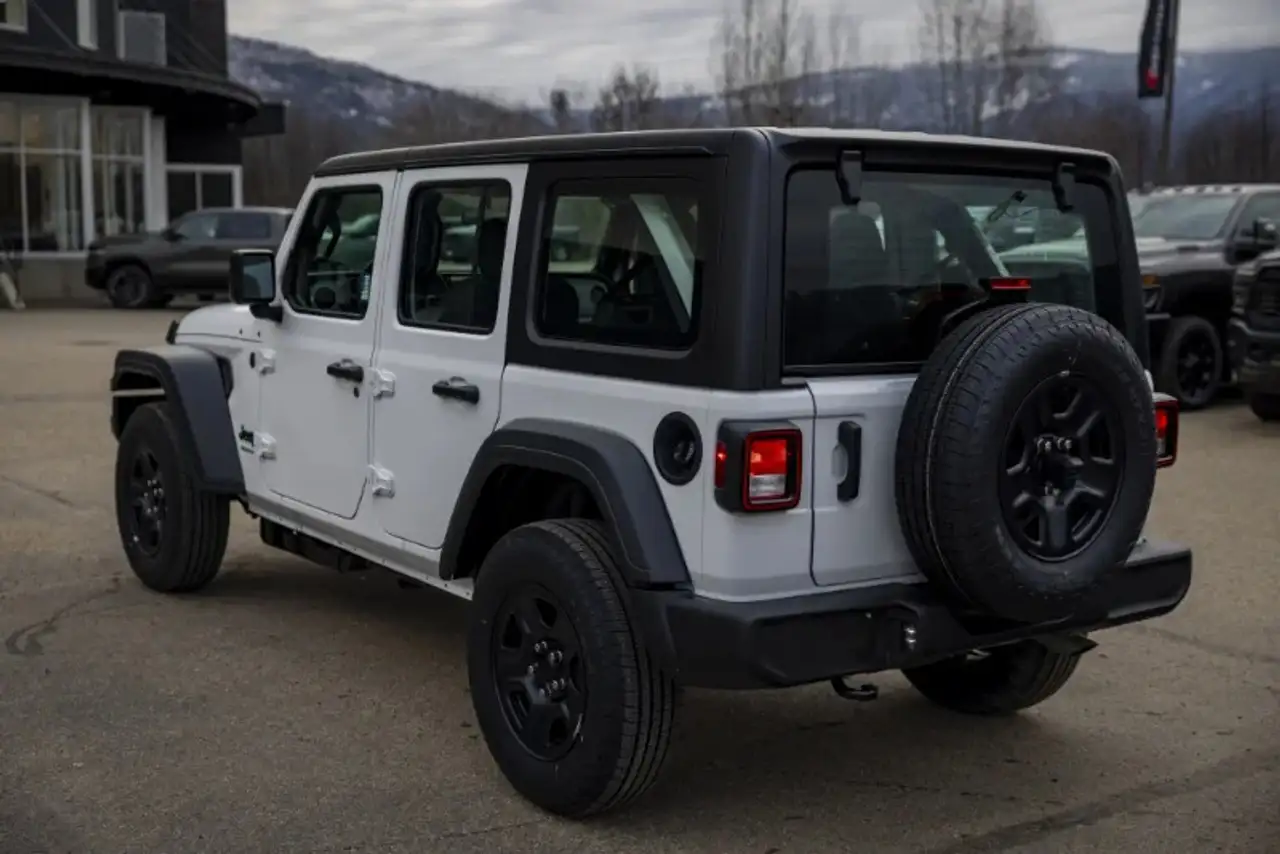 Jeep Wrangler снимка Jeep Wrangler