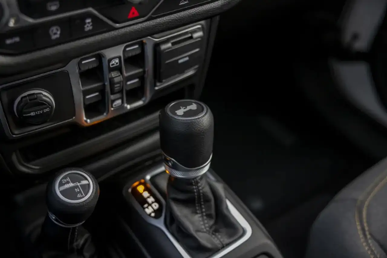 Jeep Wrangler снимка Jeep Wrangler