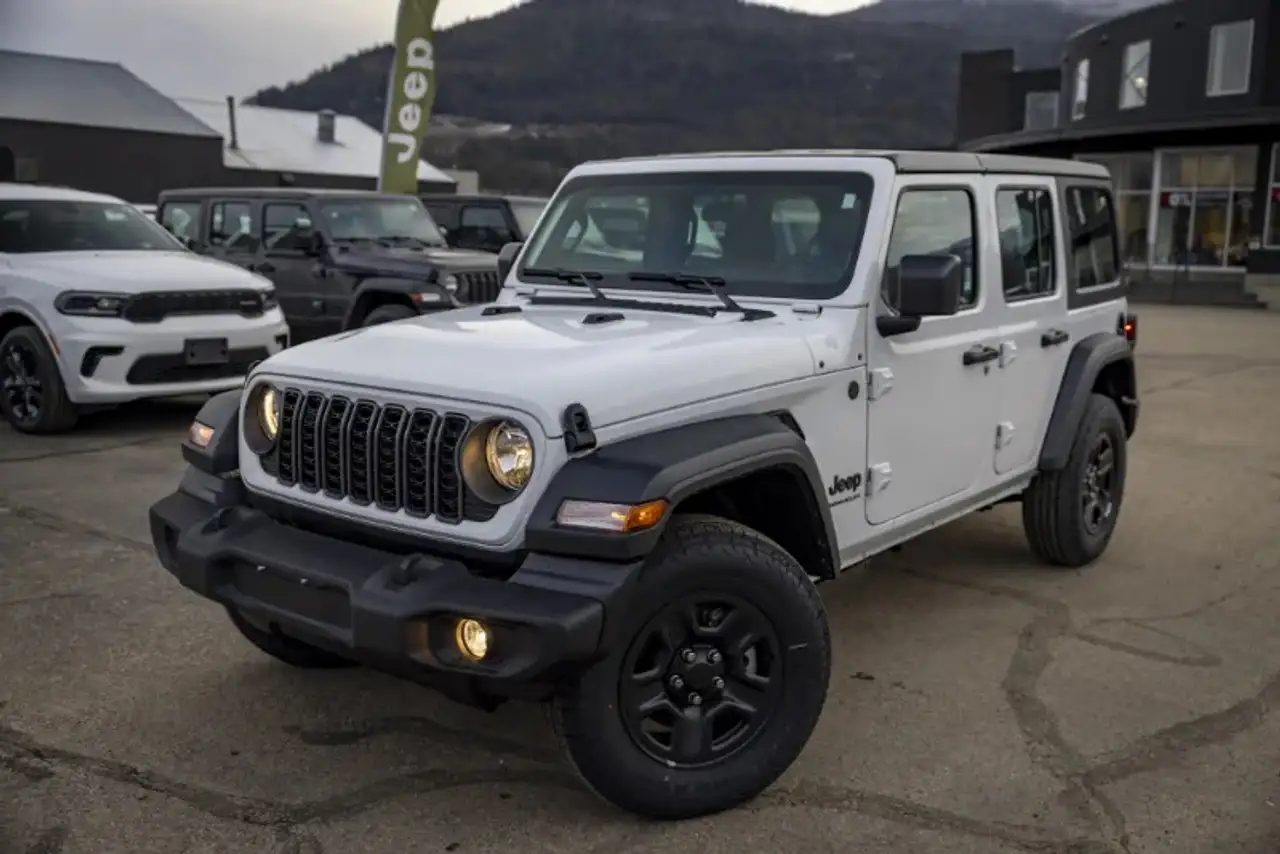 Jeep Wrangler снимка Jeep Wrangler