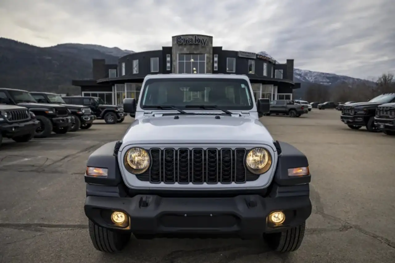 Jeep Wrangler снимка Jeep Wrangler