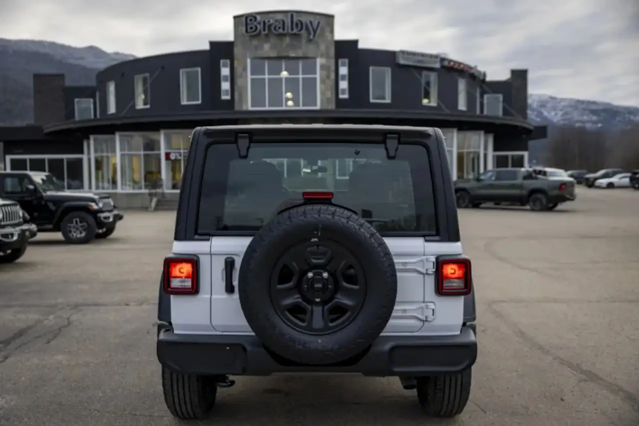 Jeep Wrangler снимка Jeep Wrangler