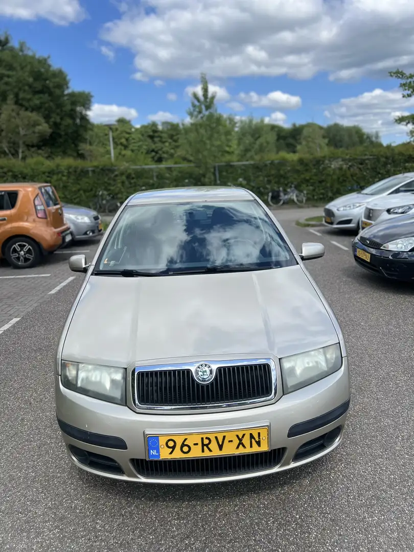 Skoda Fabia 1.4-16V Equipe Beige - 2