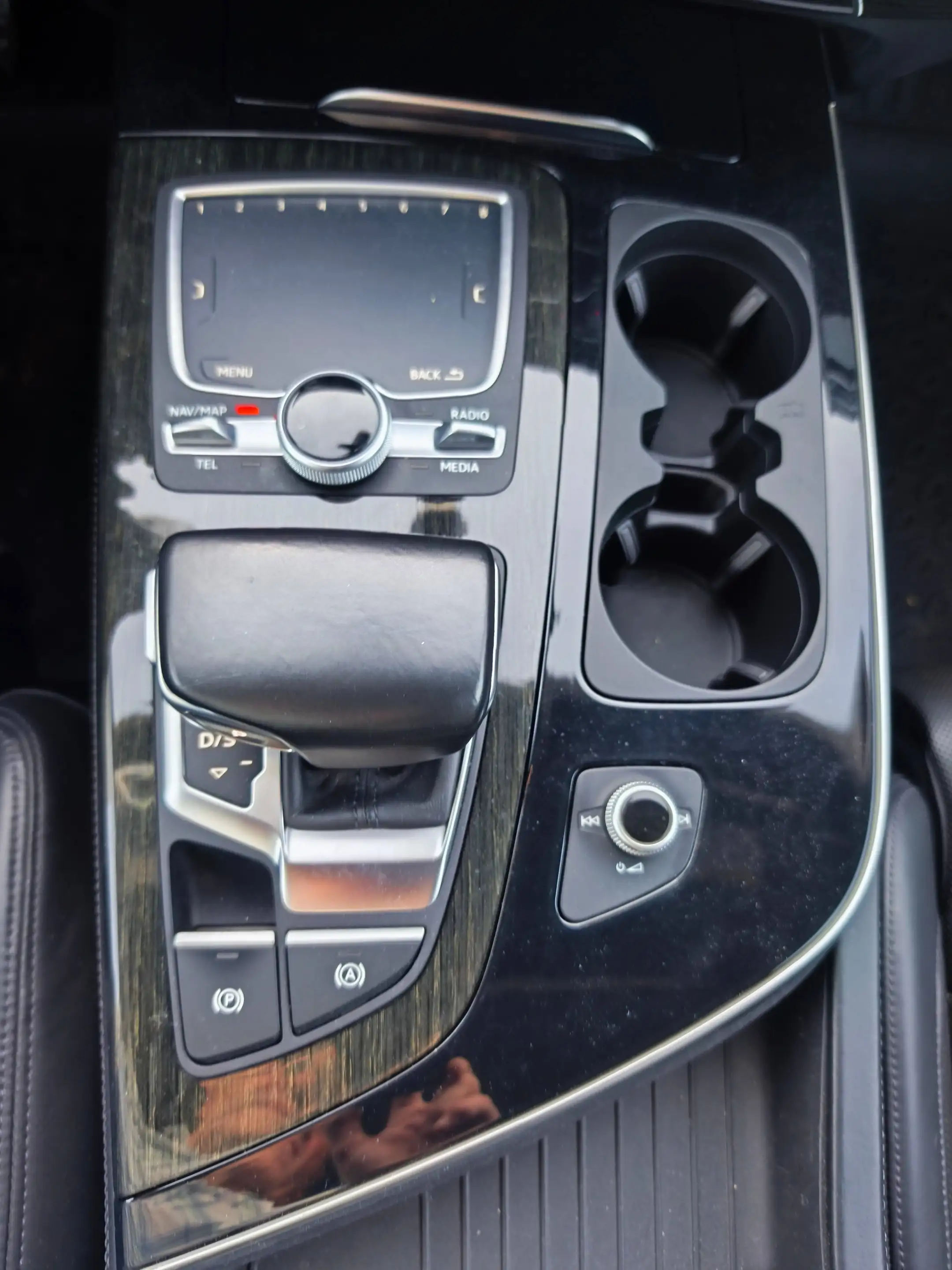Audi Q7 3.0 TDI quattro — photo 23