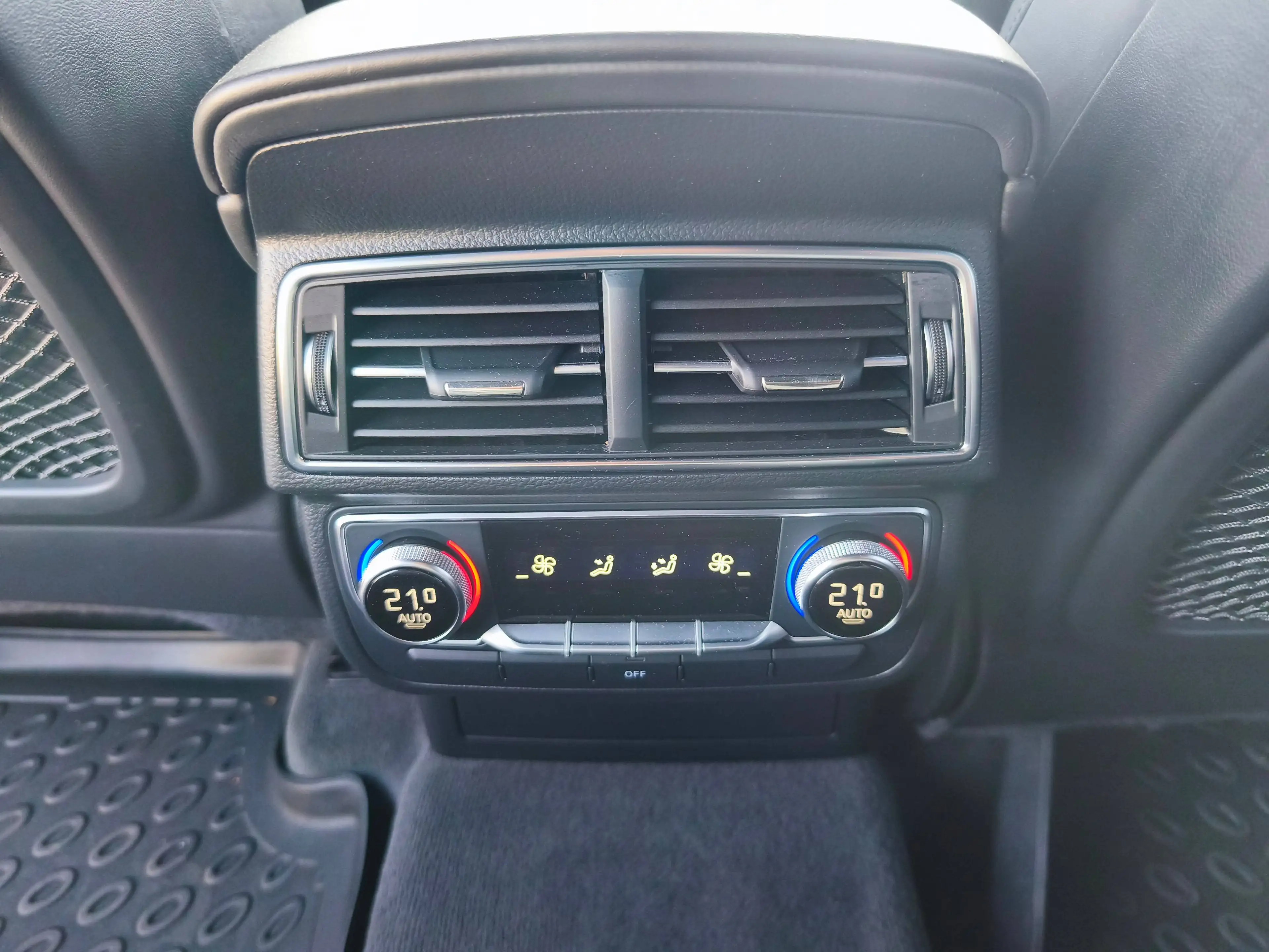 Audi Q7 3.0 TDI quattro — photo 27