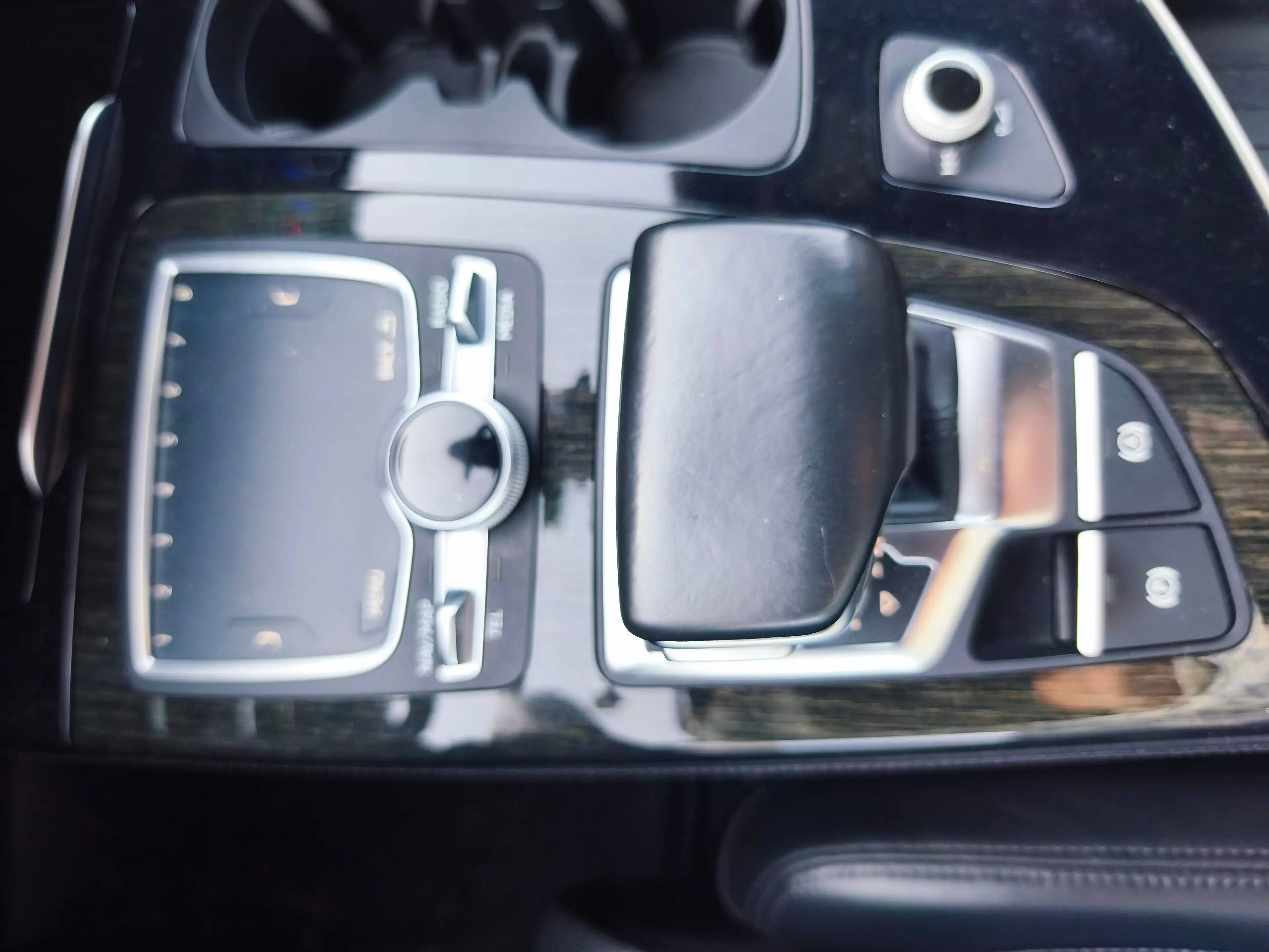 Audi Q7 3.0 TDI quattro — photo 24