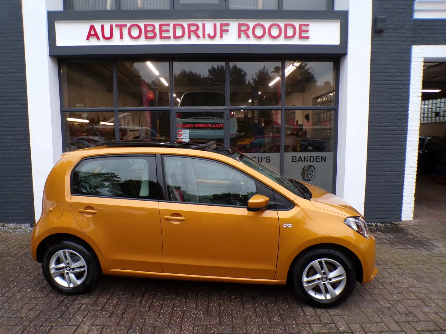 SEAT Mii 1.0 5-Drs Automaat Style Sport PANORAMA DAK,TOP ST Goud - 1