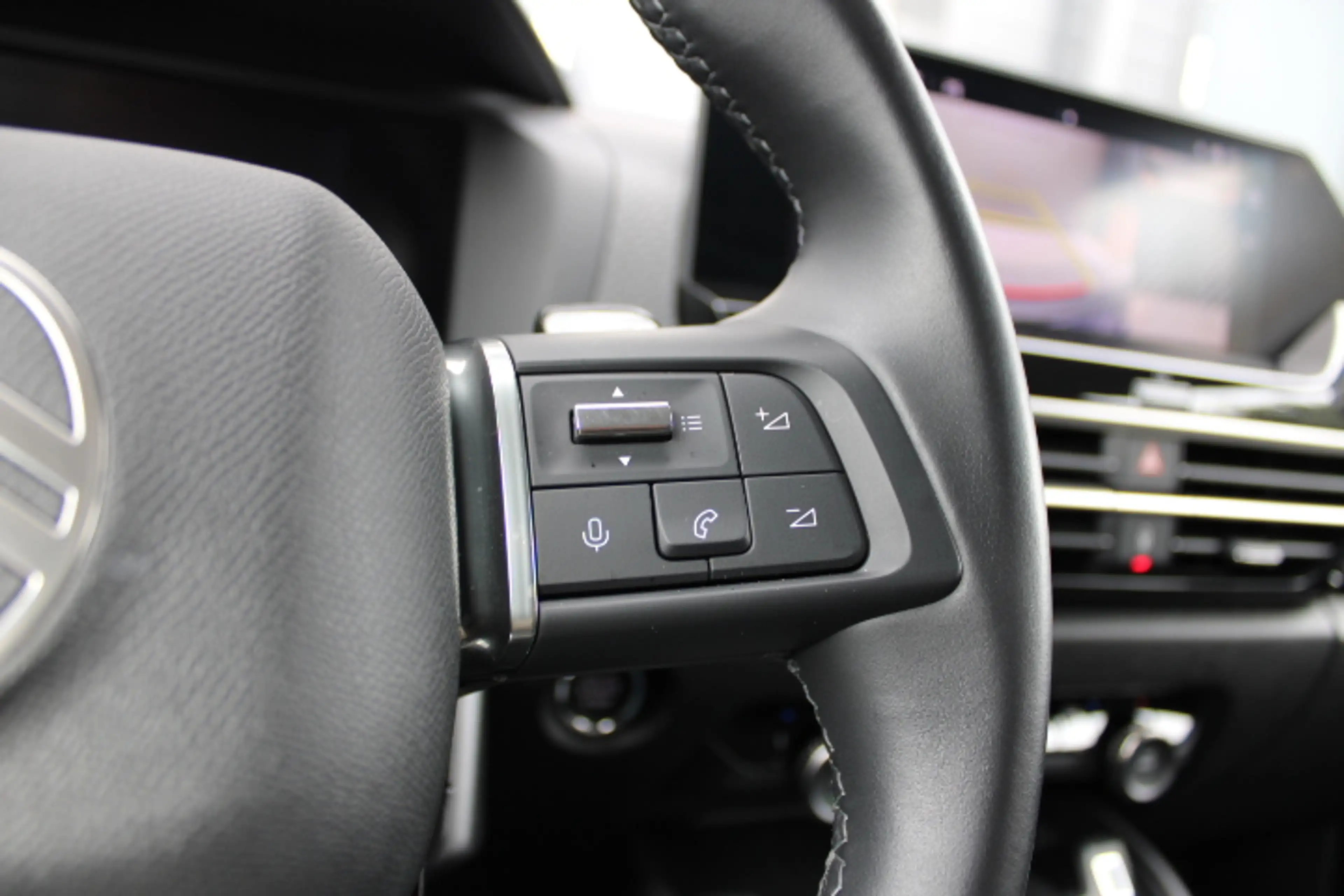 Citroen C4 1.2 Hybrid 136 Max - Head Up - 360 Camera - 18 inc — photo 18